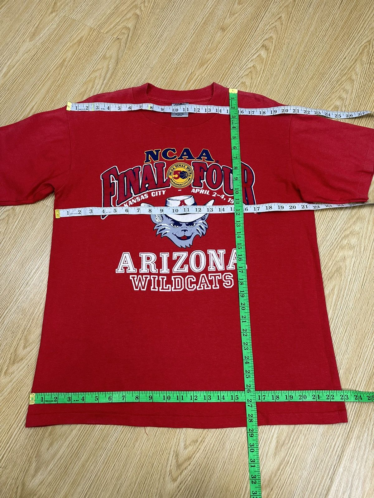 MLB Vintage Arizona Wildcats Final Four 1988 Tshirt A661 Size US XL / EU 56 / 4 - 6 Thumbnail