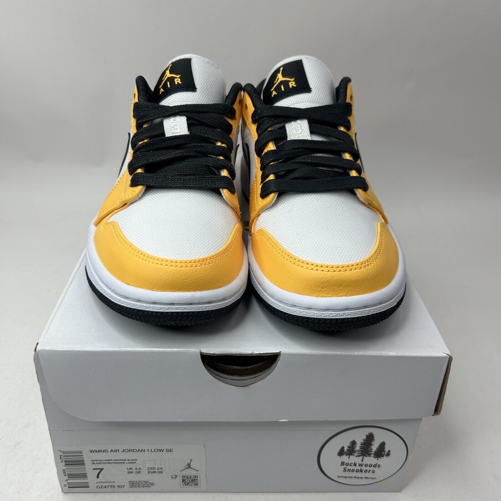 Nike Nike Air Jordan 1 Retro Low SE WMNS “Laser Orange” 2023 Size US 7 / IT 37 - 2 Thumbnail