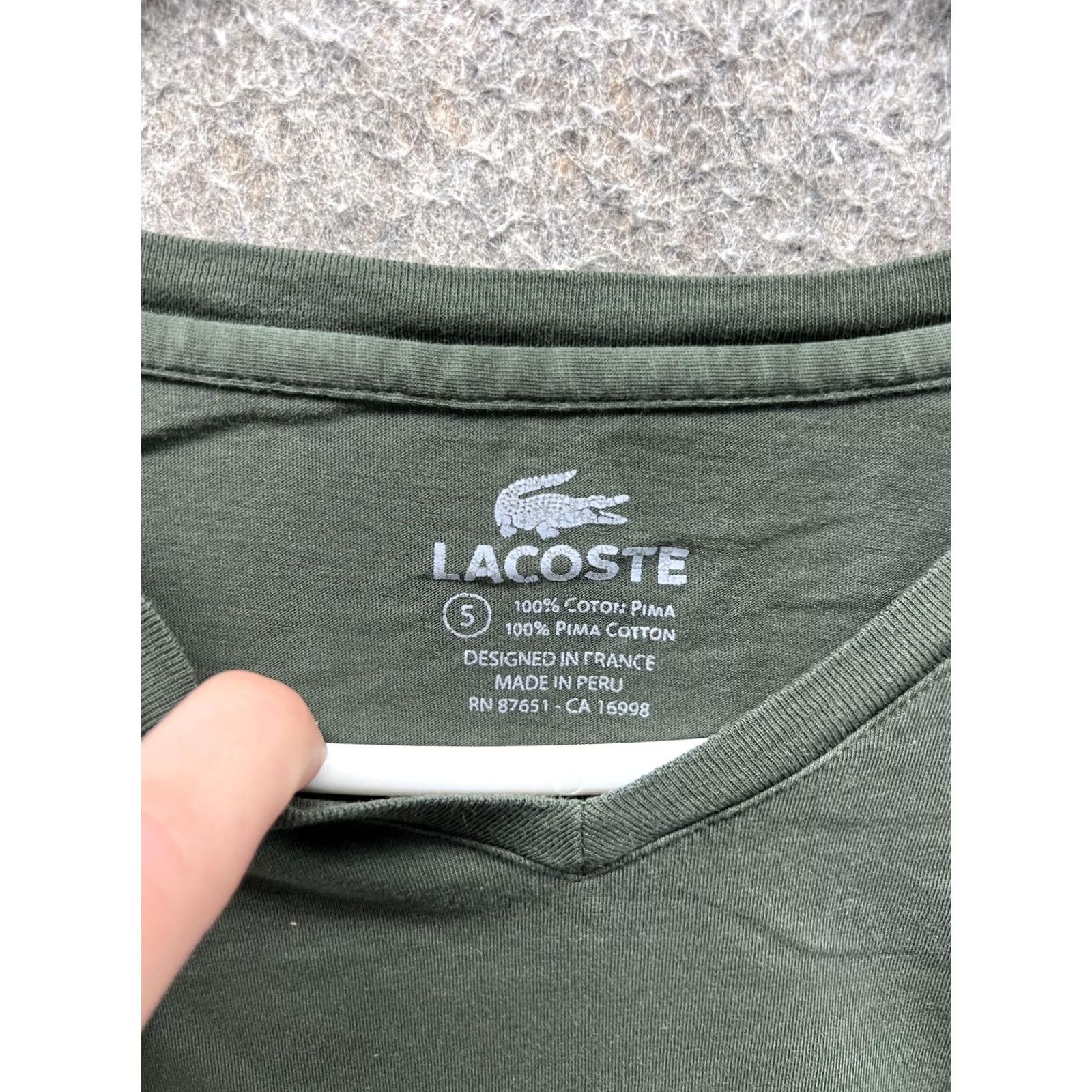 Lacoste Lacoste Mens Shirt Green Pima Cotton V Neck Logo Tee Tagless Size US L / EU 52-54 / 3 - 2 Thumbnail