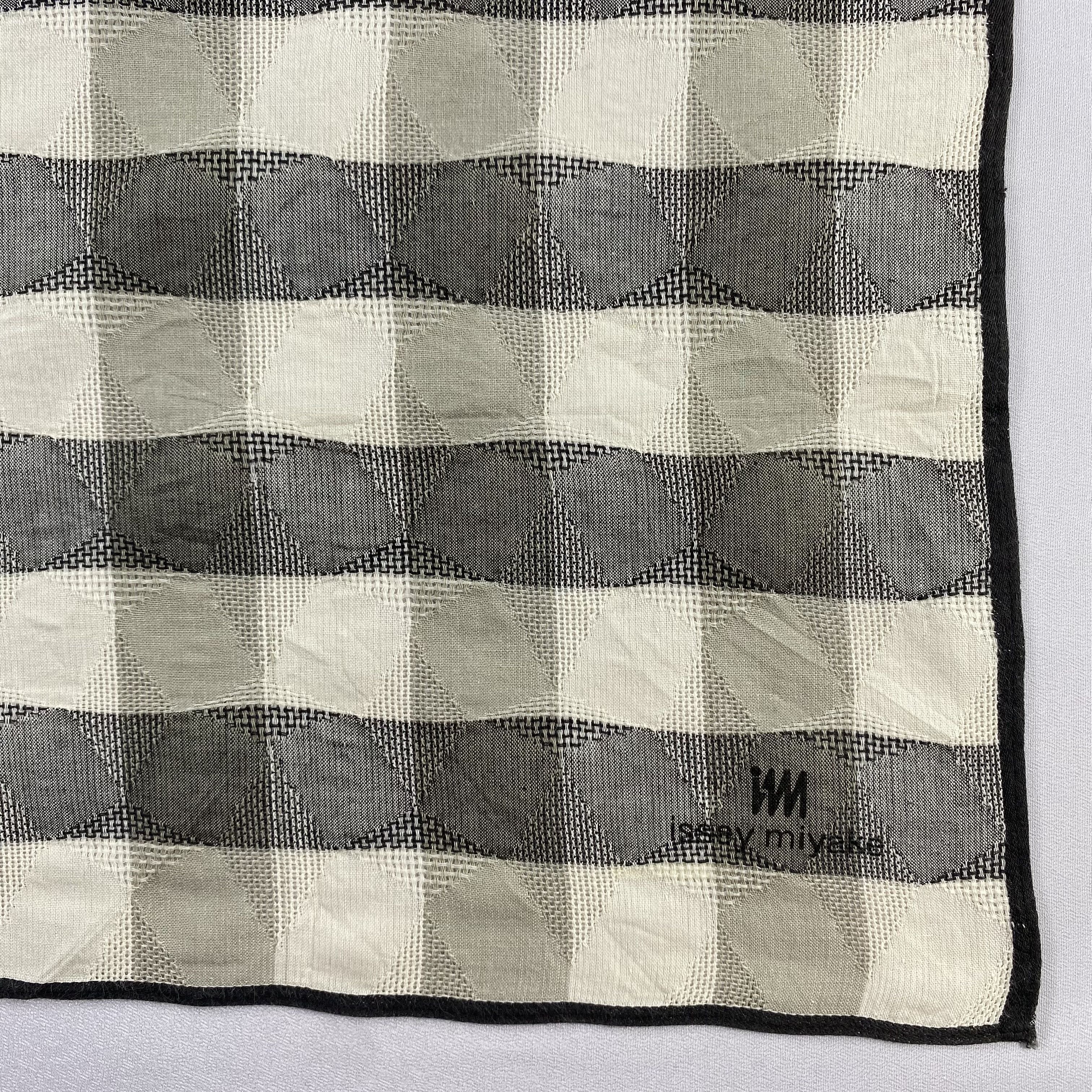 Issey Miyake × Vintage Issey Miyake Bandana/ Handkerchief / Neckerchief-P1626 Size ONE SIZE - 3 Thumbnail