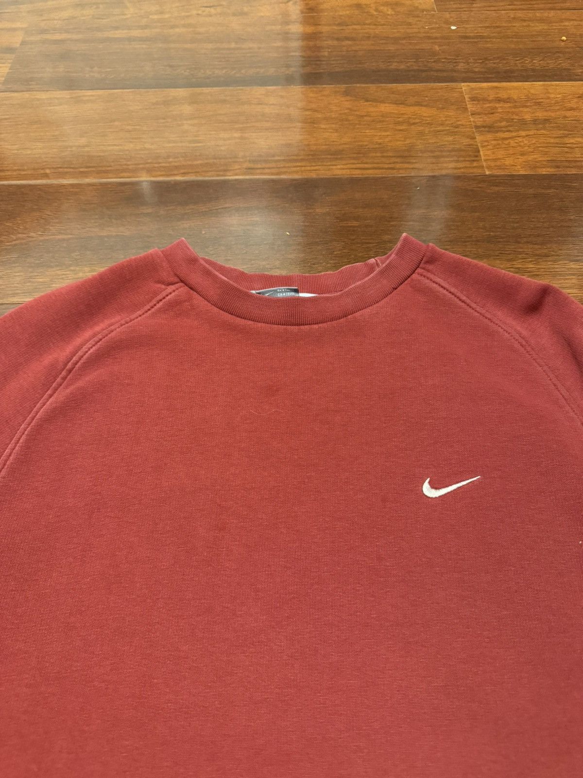 Nike × Vintage Y2k Burgundy Nike Swoosh Chest Logo Crewneck Size US L / EU 52-54 / 3 - 2 Thumbnail
