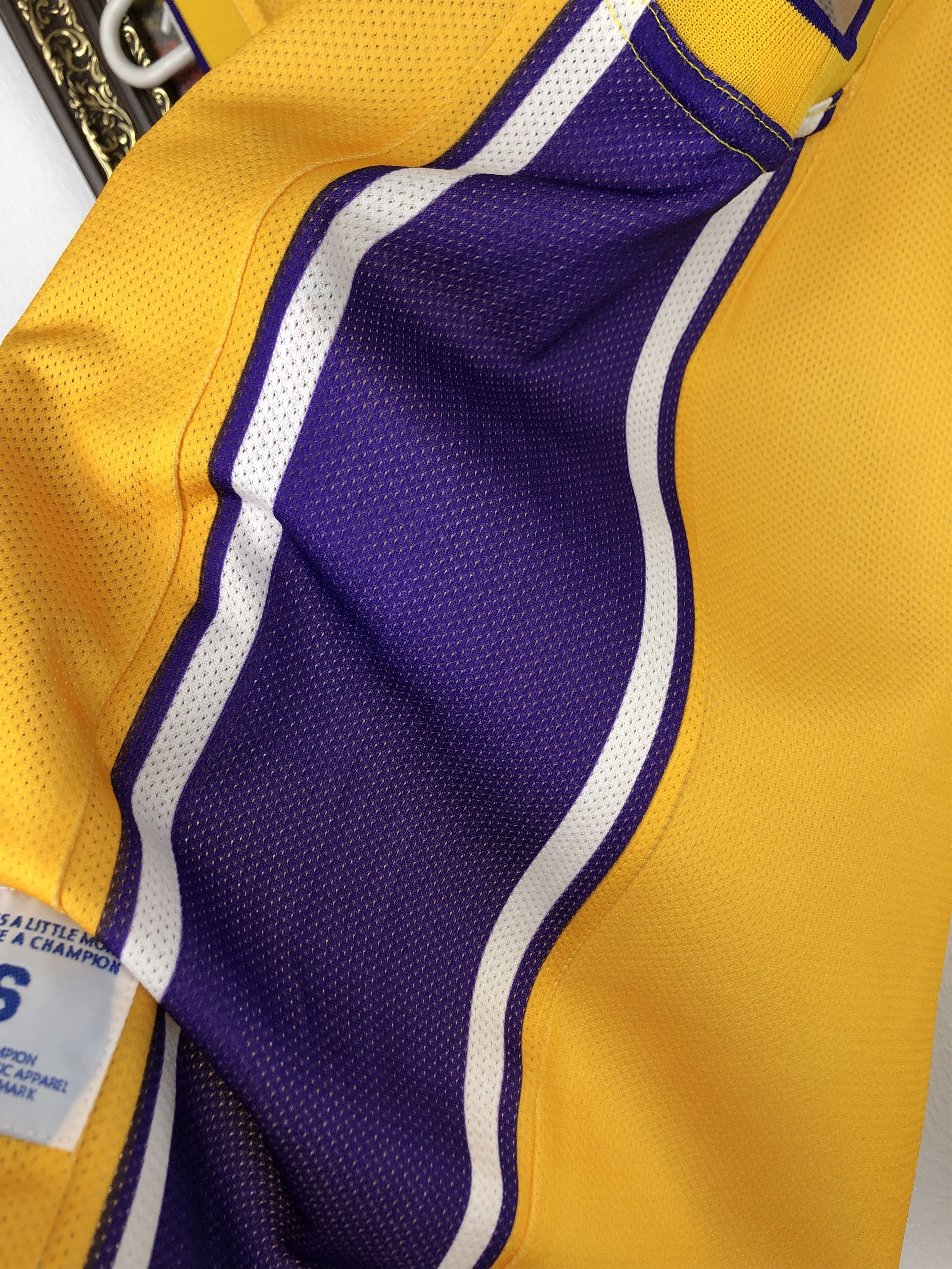 Champion Vintage Champion Los Angeles Lakers NBA Bryant Jersey Mens Size US S / EU 44-46 / 1 - 6 Thumbnail