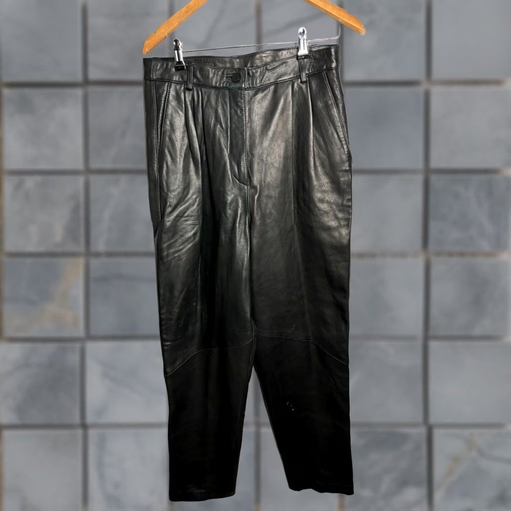 Saks Fifth Avenue VINTAGE Saks Fifth Avenue Folio Collection Pants High Rise Pleated Black Leather Women Size 8 Size 30" / US 8 / IT 44 - 1 Thumbnail
