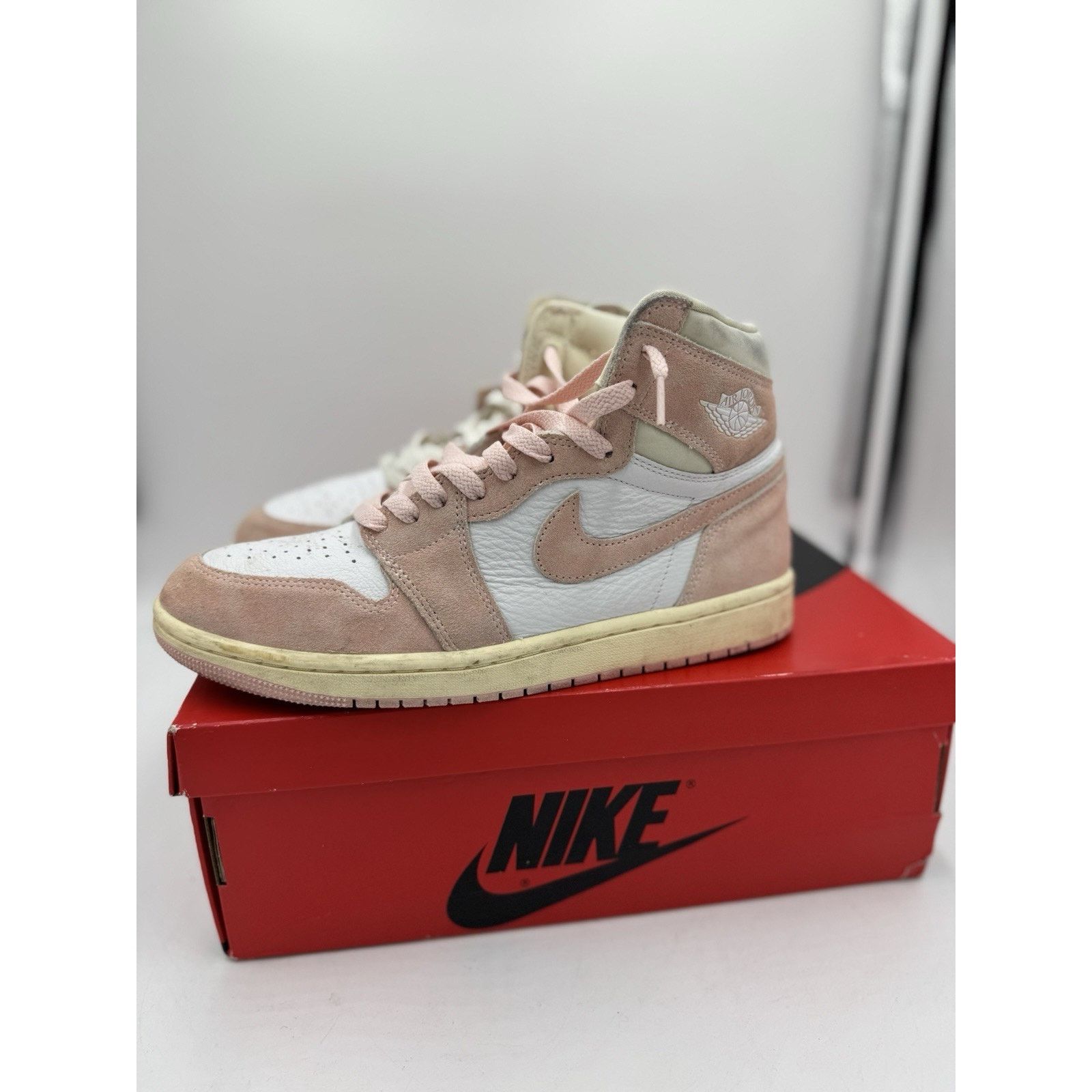 Nike Women's Nike Air Jordan 1 Retro Hi OG Washed Pink Size 9.5 Size US 9.5 / IT 39.5 - 9 Thumbnail