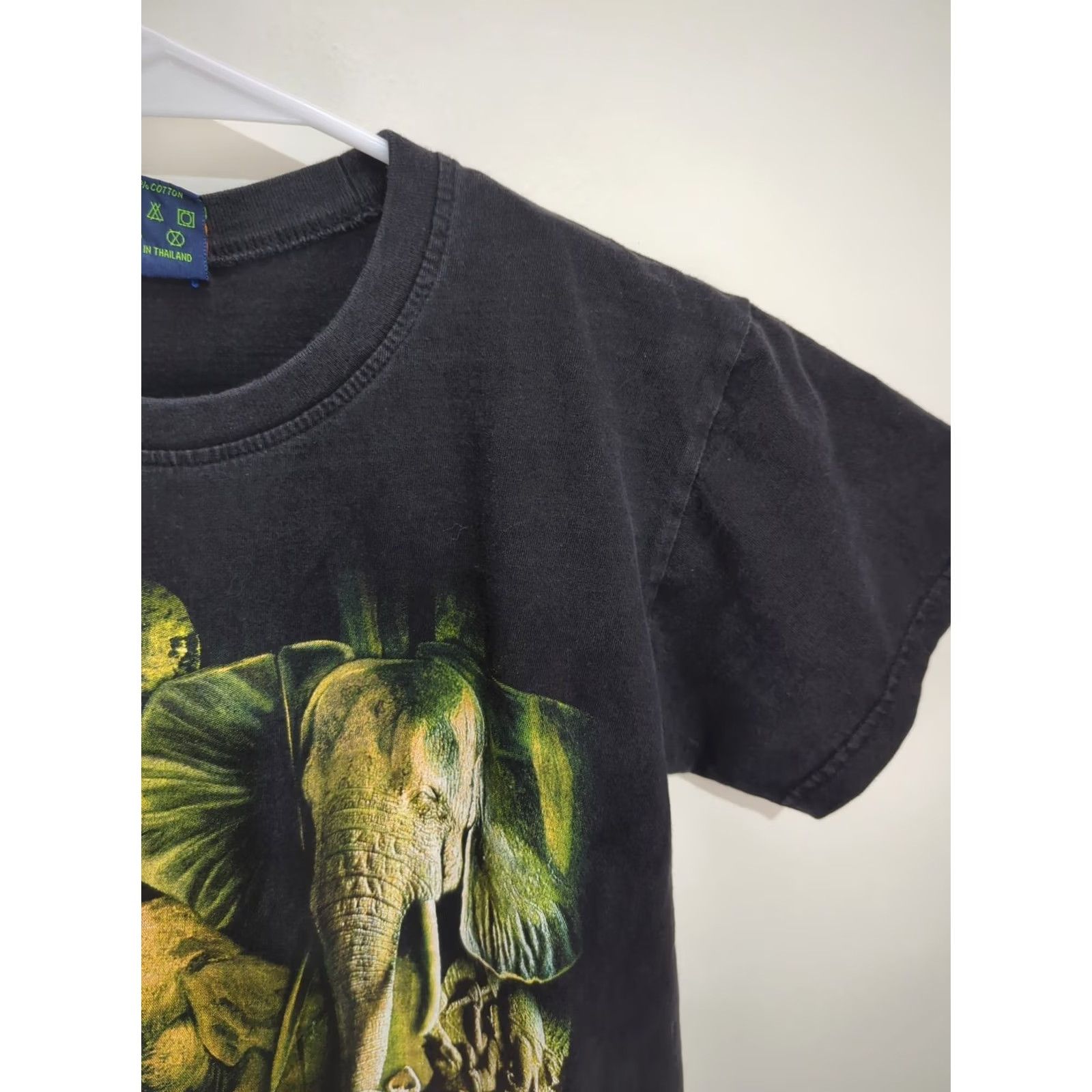 Vintage VINTAGE Joligolf Thailand Elephant Wood Works Men's Black Medium T Shirt Crew Neck Short Sleeve Cotton Knit Logo Art Nature Retro Clothing Mens Size US M / EU 48-50 / 2 - 6 Thumbnail
