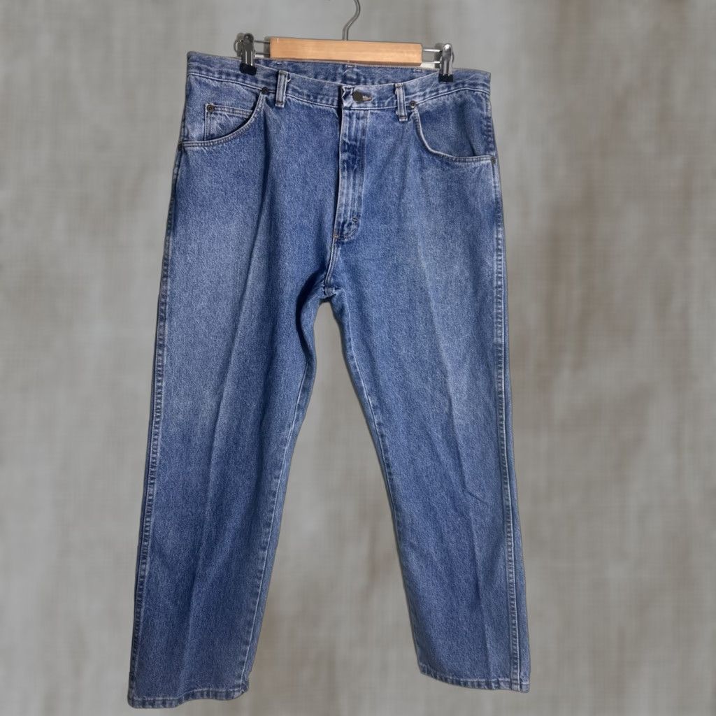 Wrangler VINTAGE Wrangler Jeans Medium Wash 36x29 Men Straight USA Blue 36 Mens jeans Straight wash USA Made In USA Size US 36 / EU 52 - 1 Thumbnail