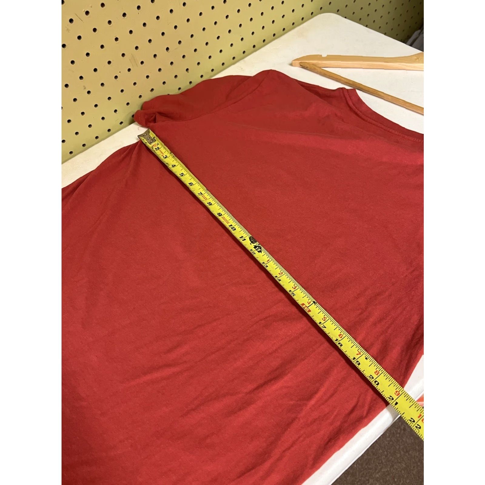 Yeti Yeti Shirt Mens Large Graphic Ski Mountain Range Outdoor Casual Tee Red Size US L / EU 52-54 / 3 - 6 Thumbnail