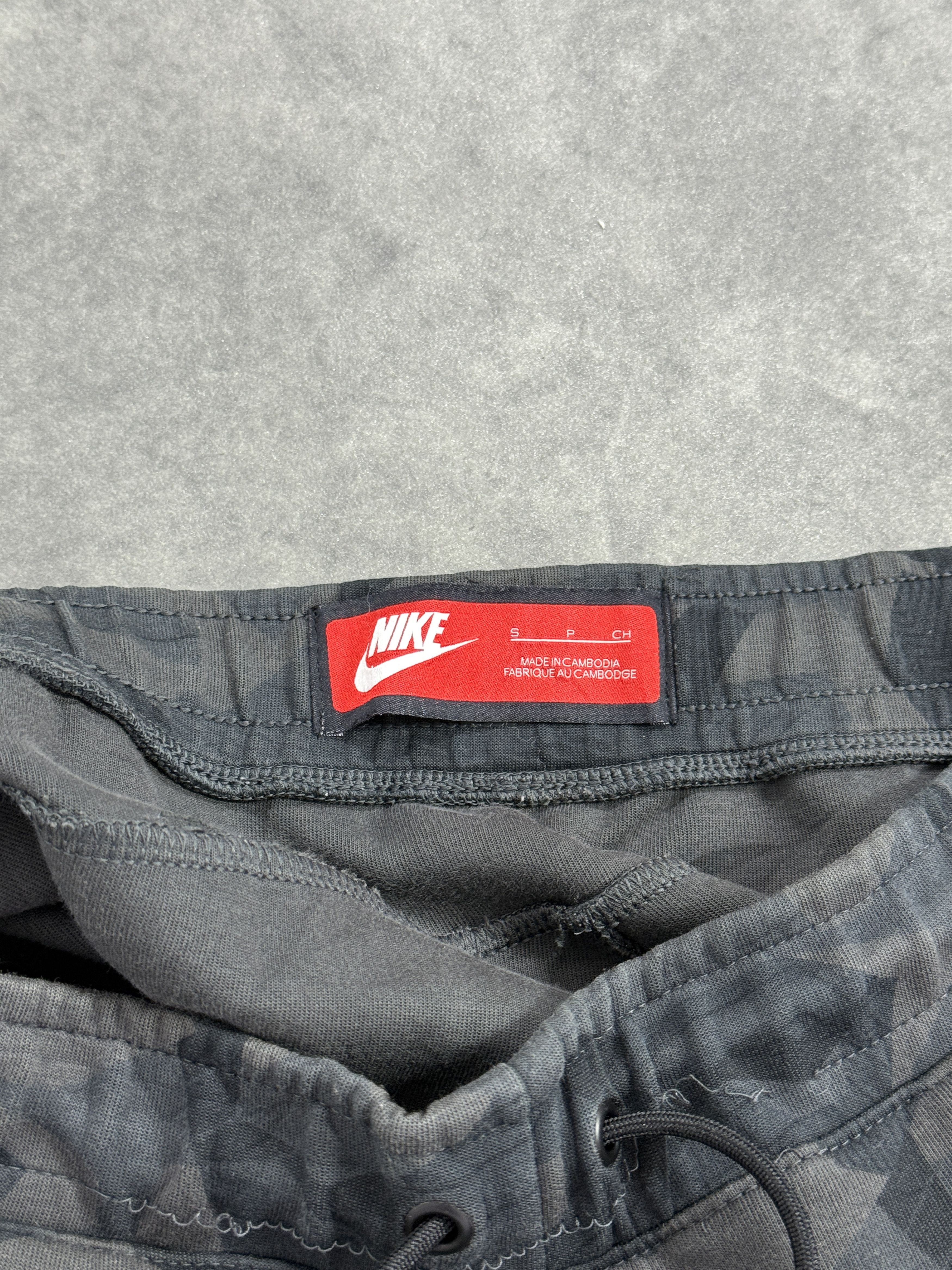 Nike Camo Nike Tech Fleece Sweatpants Size US 29 - 3 Thumbnail