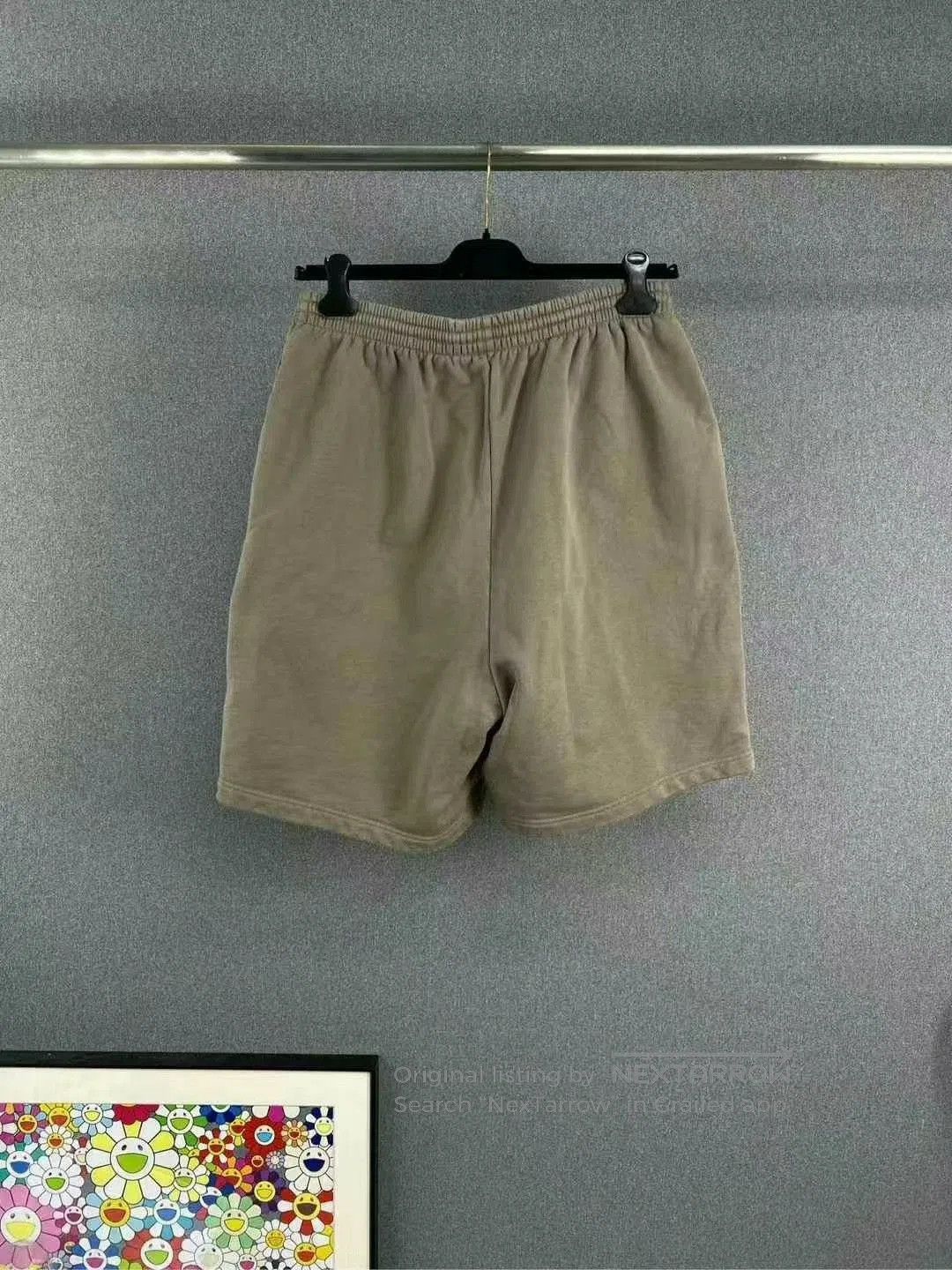 Balenciaga balenciaga embroidered logo shorts in beige. Size US 26 / EU 42 - 2 Thumbnail