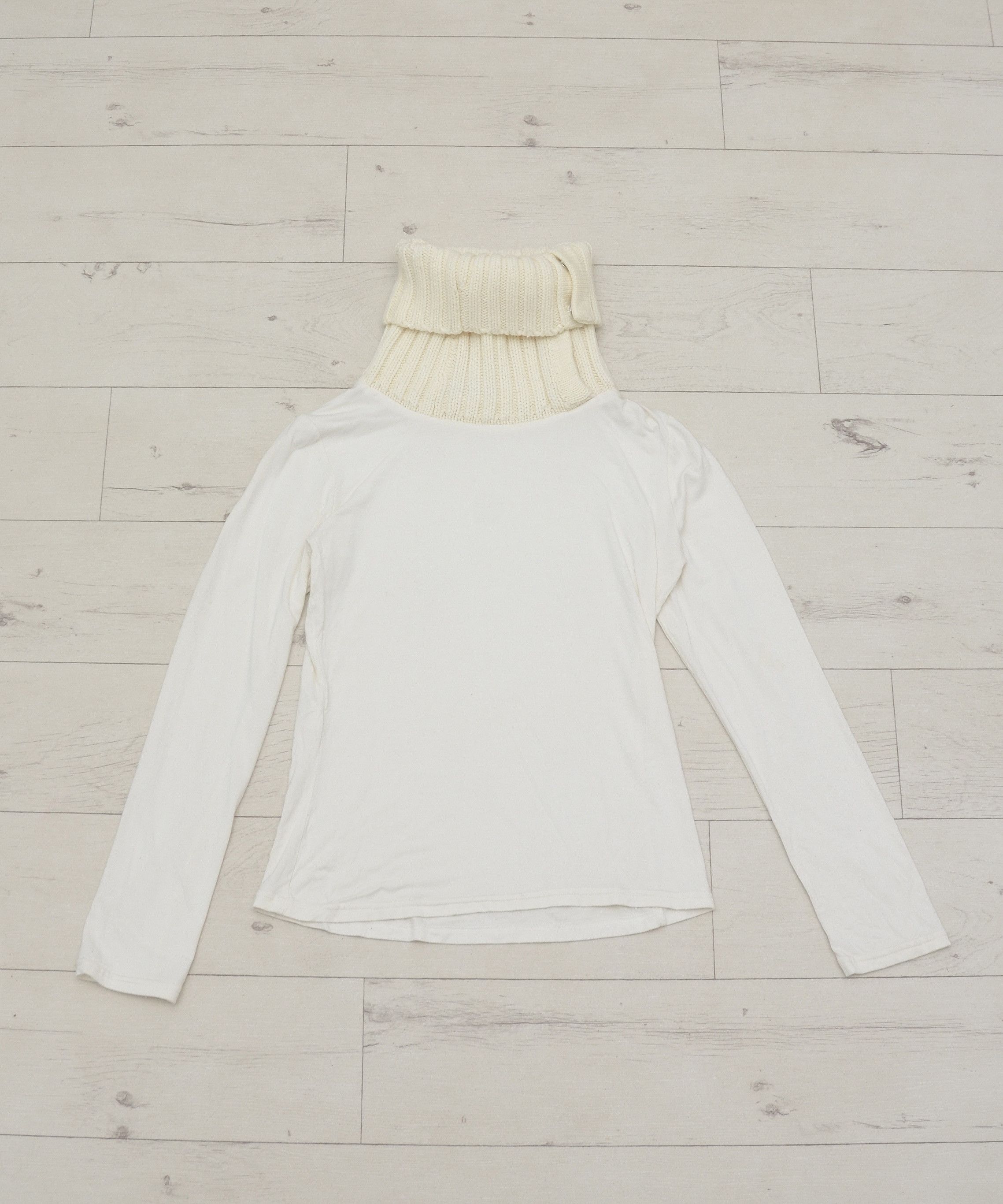 Sandro × Vintage Vintage Sandro Turtleneck White Light Sweater Pullover Y2K Size US S / EU 44-46 / 1 - 1 Thumbnail