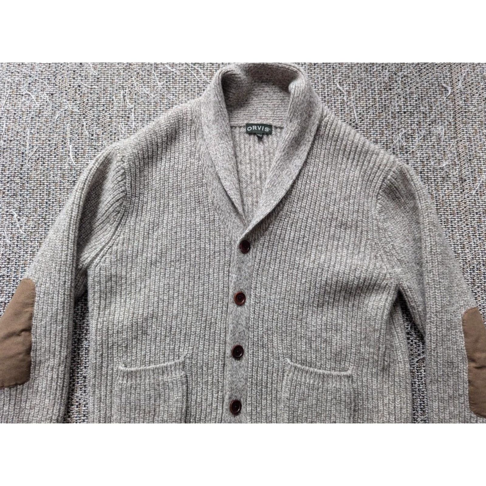 Orvis VINTAGE ORVIS chunky knit WOOL cardigan Sweater L Tan Gray Mens - Men's Wool Cardigan with Leather Patch, Long Sleeve Size US L / EU 52-54 / 3 - 4 Thumbnail