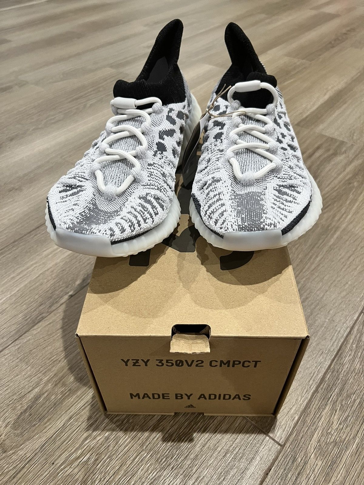 Adidas × Kanye West Yeezy 359 v2 CMPCT Size US 11 / EU 44 - 3 Thumbnail