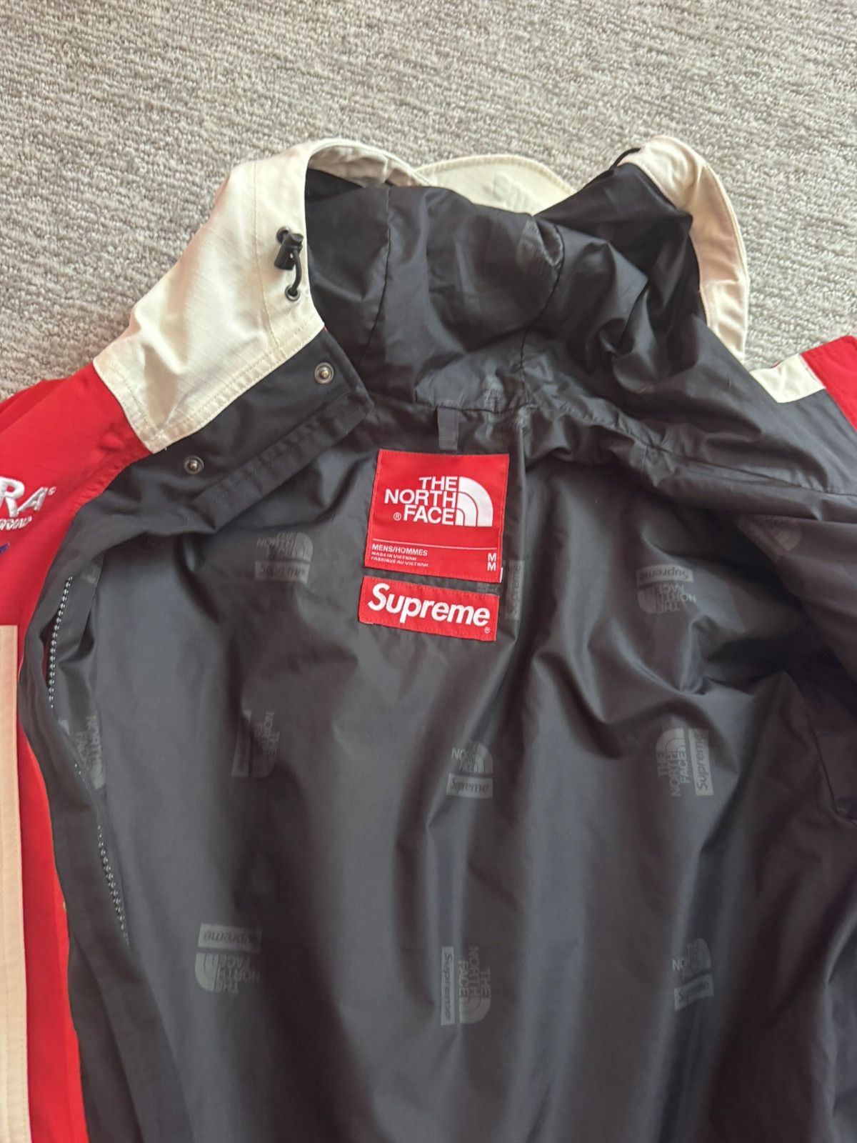 Supreme × The North Face Supreme🔥the north face colab❗️ Size US M / EU 48-50 / 2 - 4 Thumbnail
