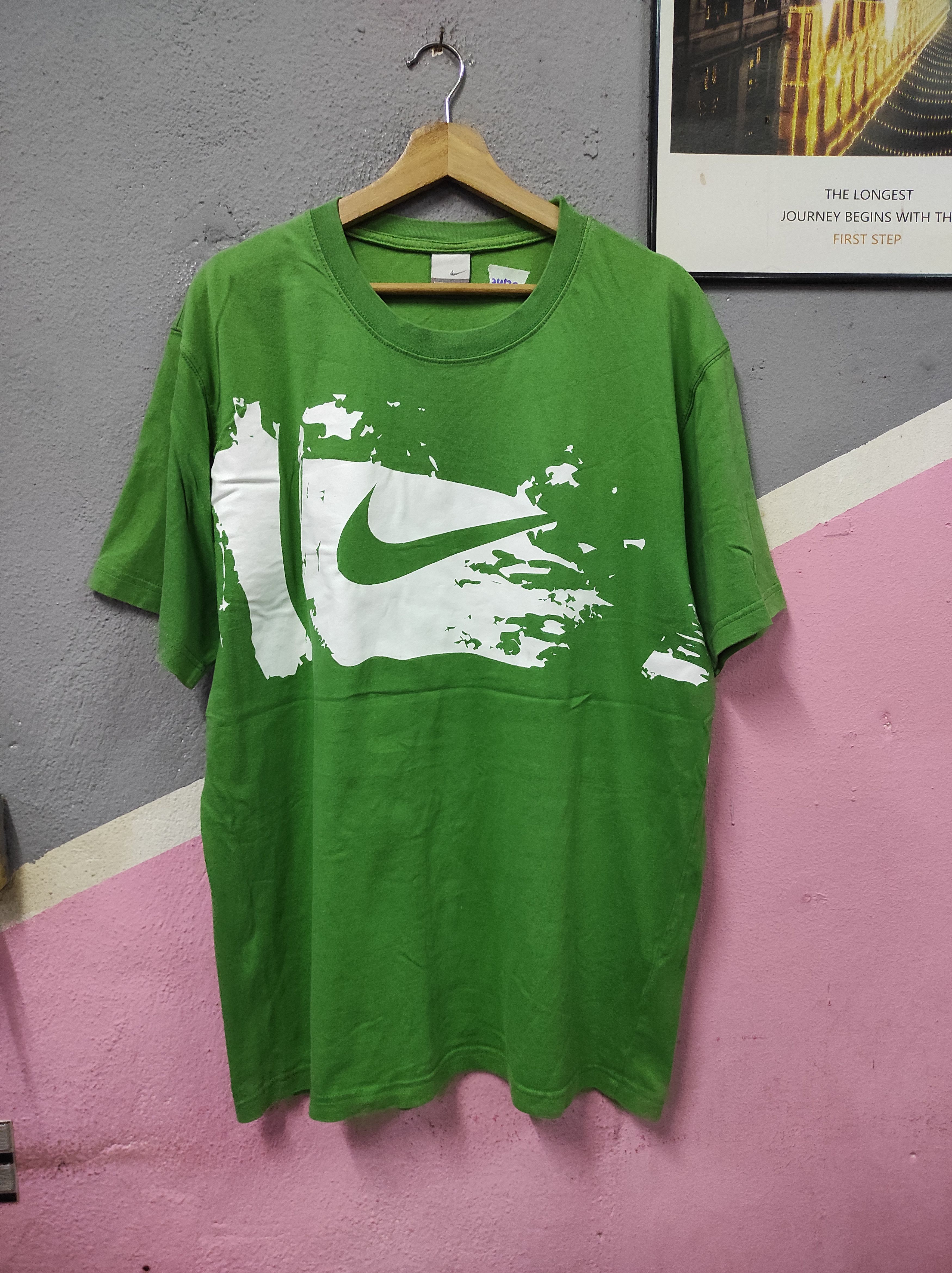 Nike NIKE BIG LOGO SMOOSH T-SHIRT Size US XL / EU 56 / 4 - 1 Thumbnail