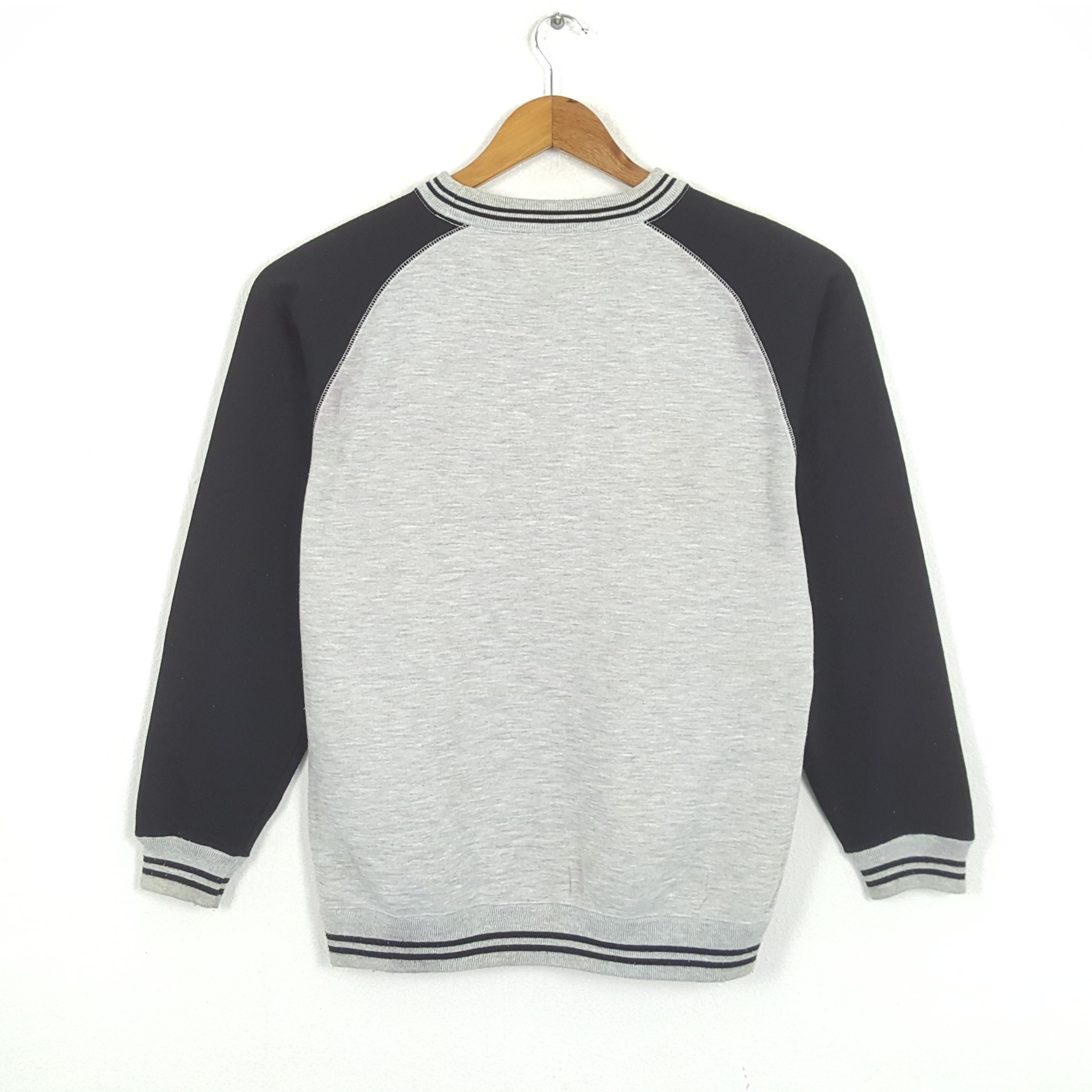 Champion × Vintage Vintage CHAMPION Sportswear Streetwear Style Sweatshirts Size US M / EU 48-50 / 2 - 3 Thumbnail