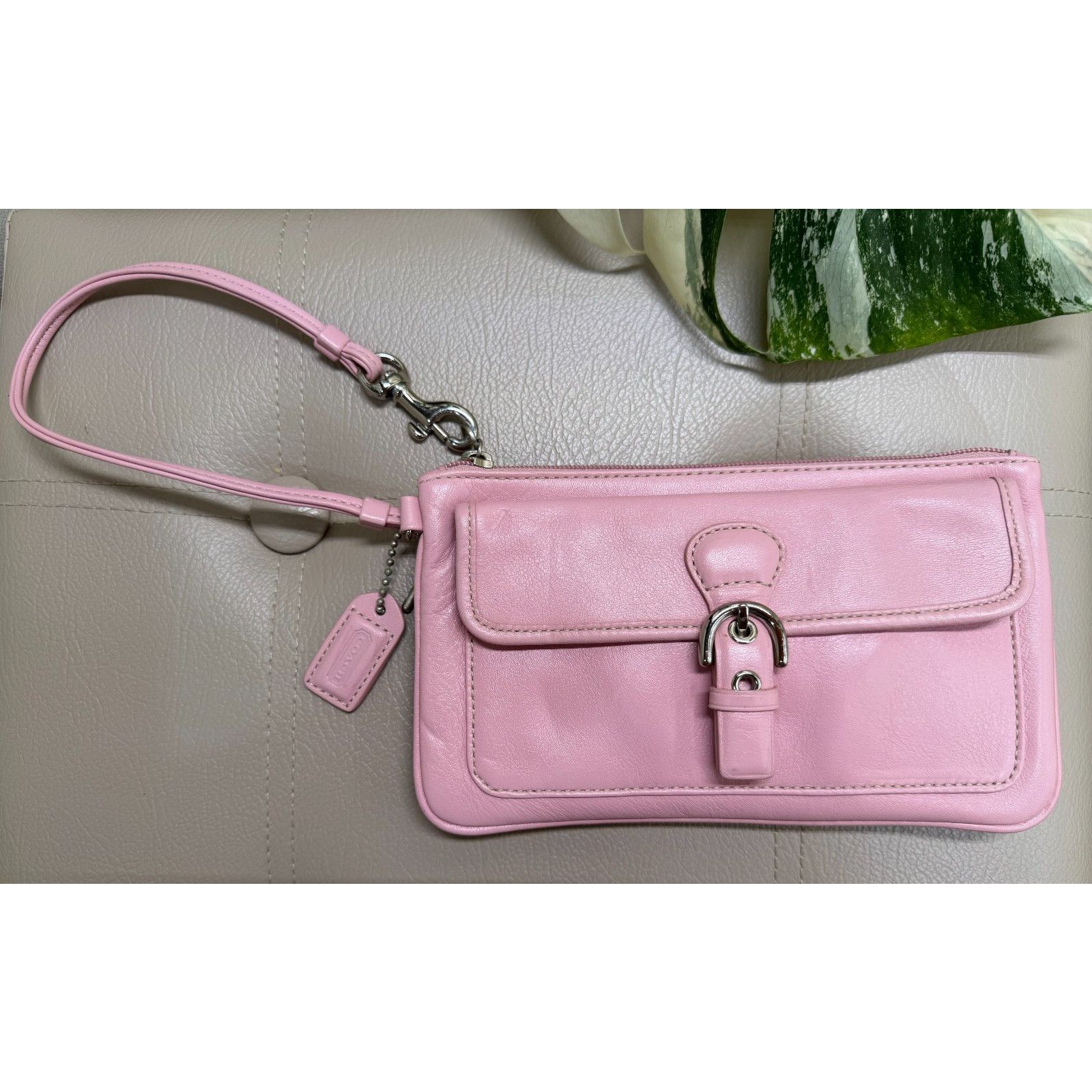 Coach Vintage Coach Purse, Barbie Pink Wristlet Clutch, Very Good Size ONE SIZE - 1 Thumbnail