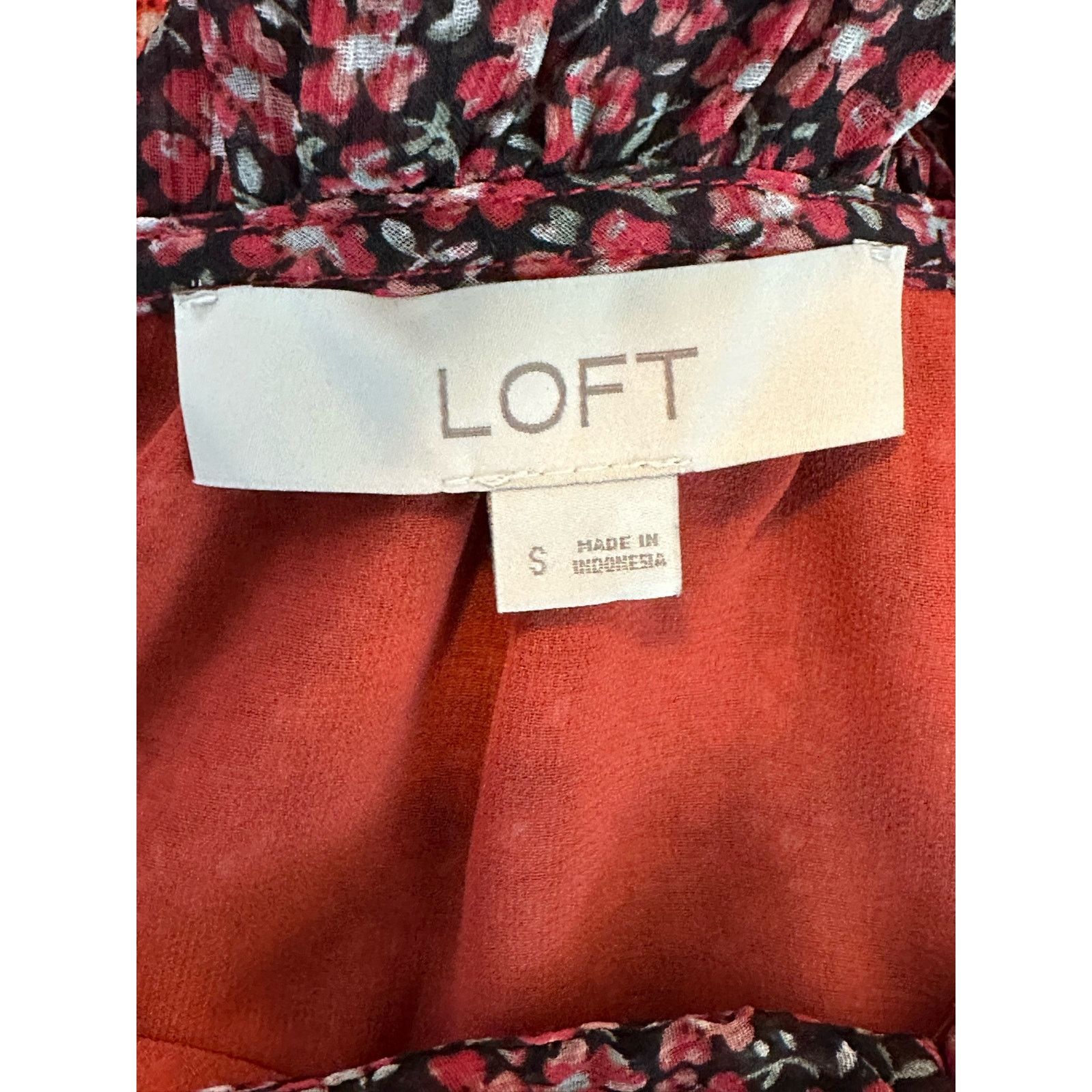 Loft Loft red floral long sleeves ruffled sheer blouse size small Size S / US 4 / IT 40 - 3 Thumbnail