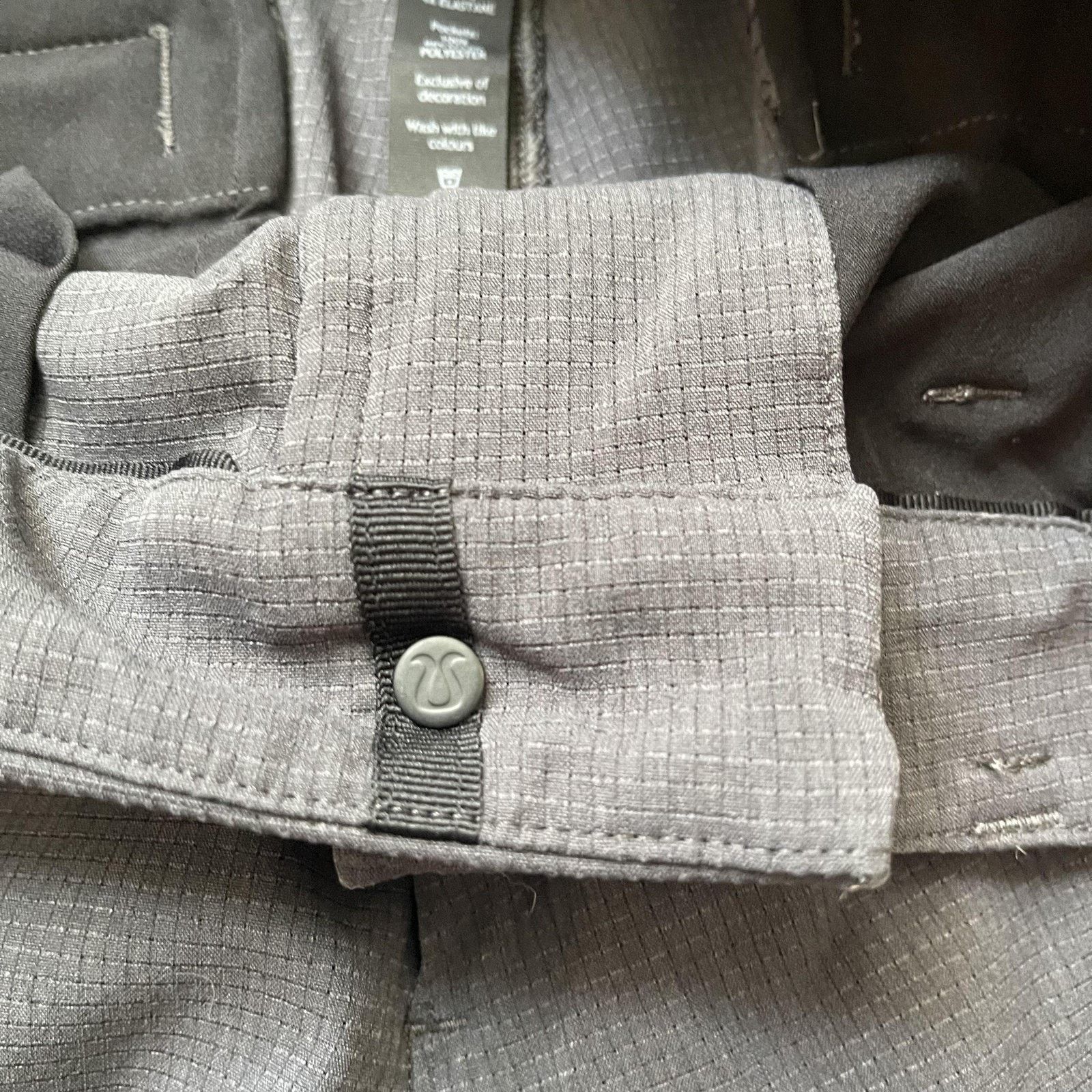 Lululemon Lululemon Pants Mens 32 Gray Commission Slim Warpstreme Golf Size US 32 / EU 48 - 7 Thumbnail