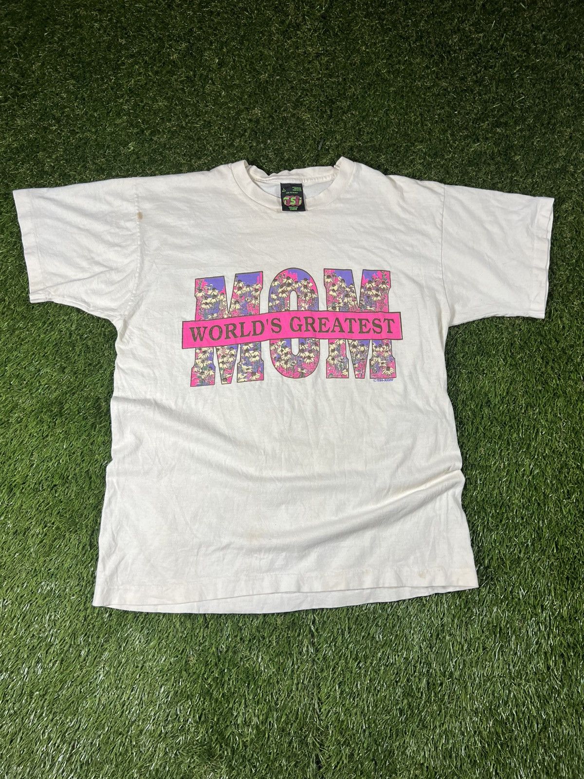 Vintage Vintage 90s Worlds Greatest Mom Flowers Floral Graphic Tee Size US L / EU 52-54 / 3 - 1 Thumbnail