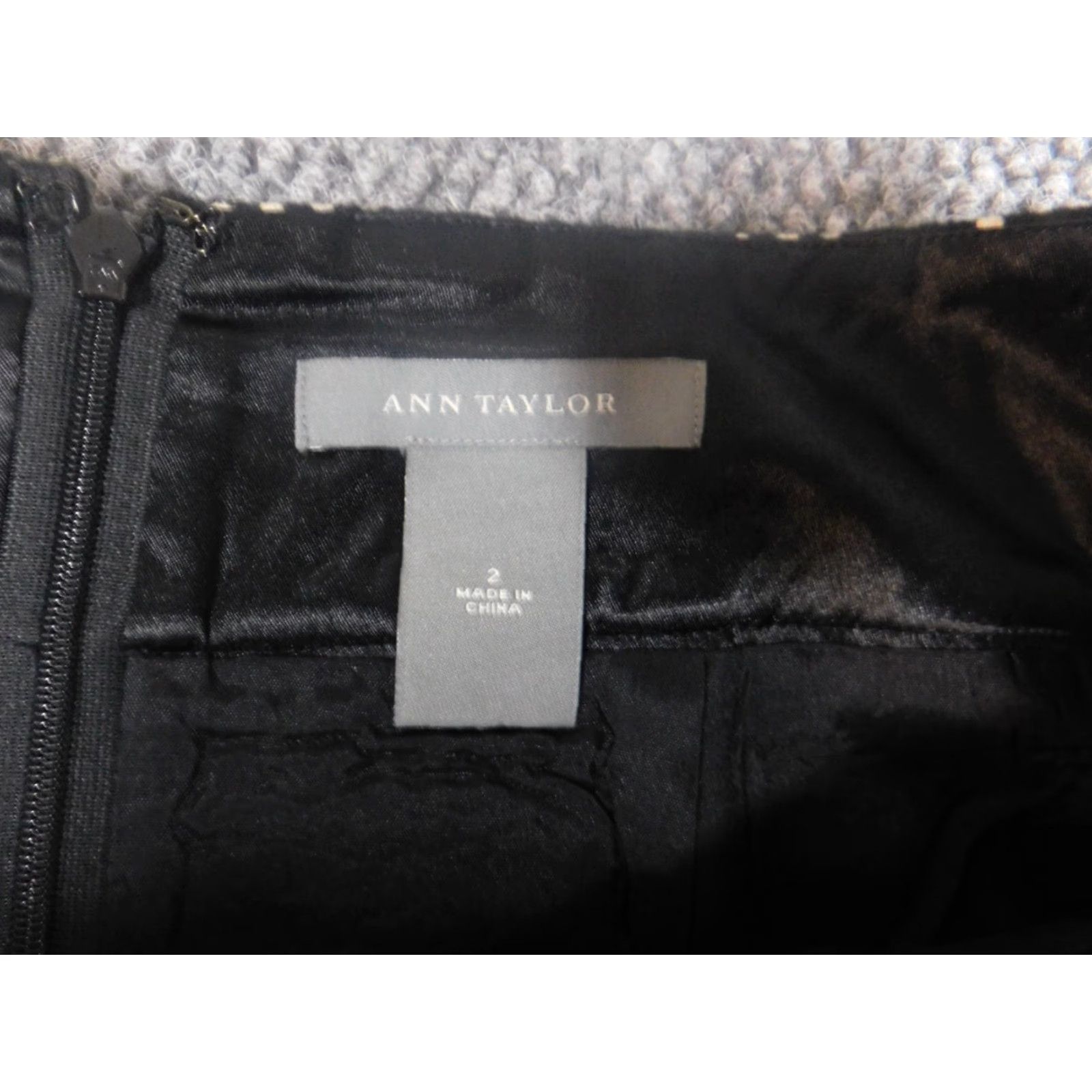 Ann Taylor Ann Taylor Skirt Womens 2 Black dots Wool A-line Size 26" / US 2 / IT 38 - 4 Thumbnail