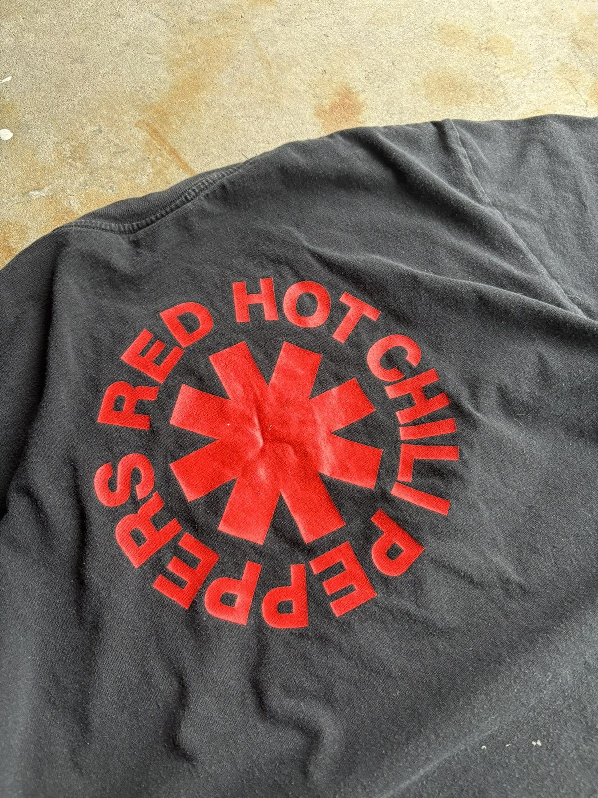 Band Tees Vintage Early 2000s Red Hot Chilli Peppers Thai Boot Tee Size US M / EU 48-50 / 2 - 6 Thumbnail