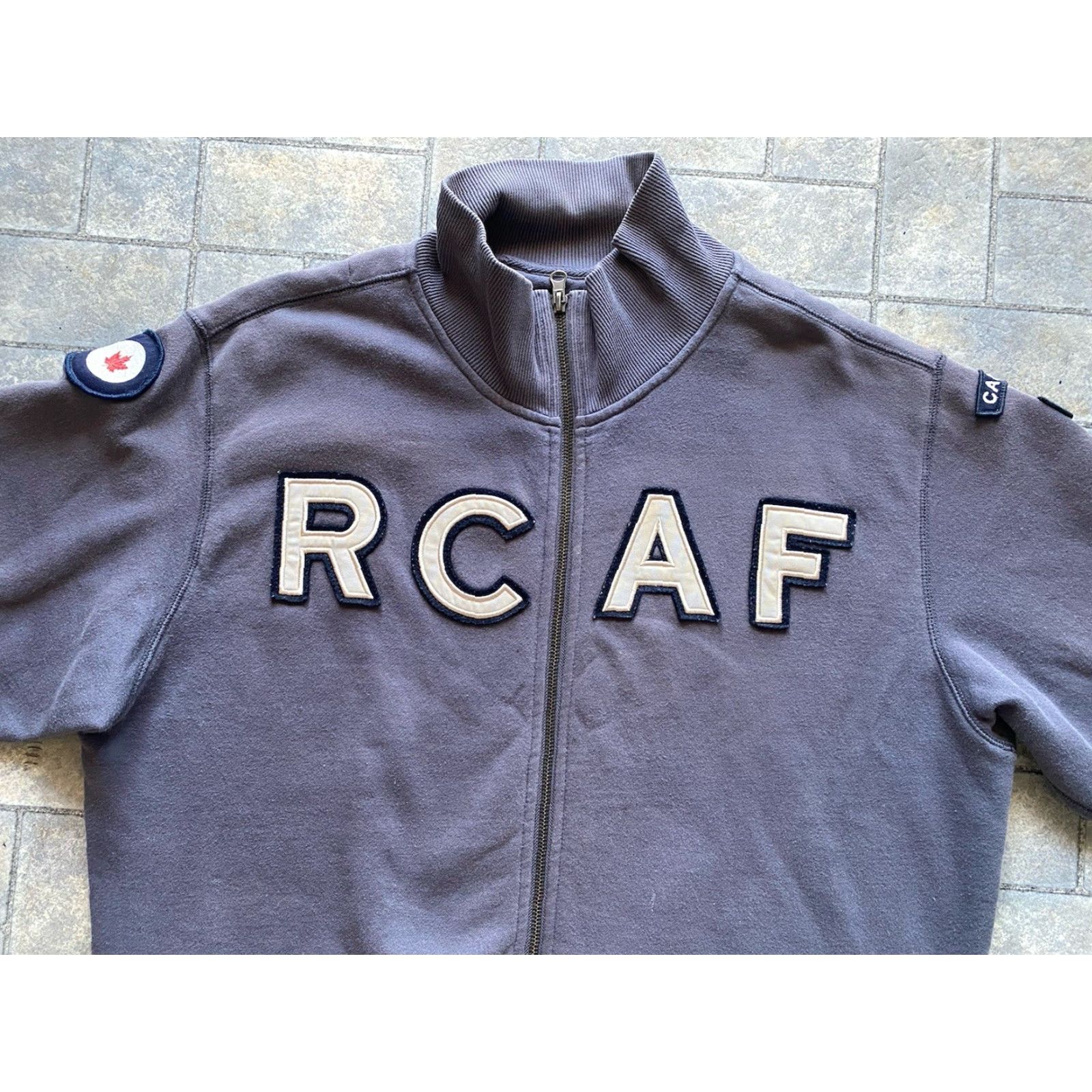 Vintage VINTAGE Red Canoe RCAF Canada Full Zip Sweatshirt Men L Gray Mens Size US L / EU 52-54 / 3 - 5 Thumbnail
