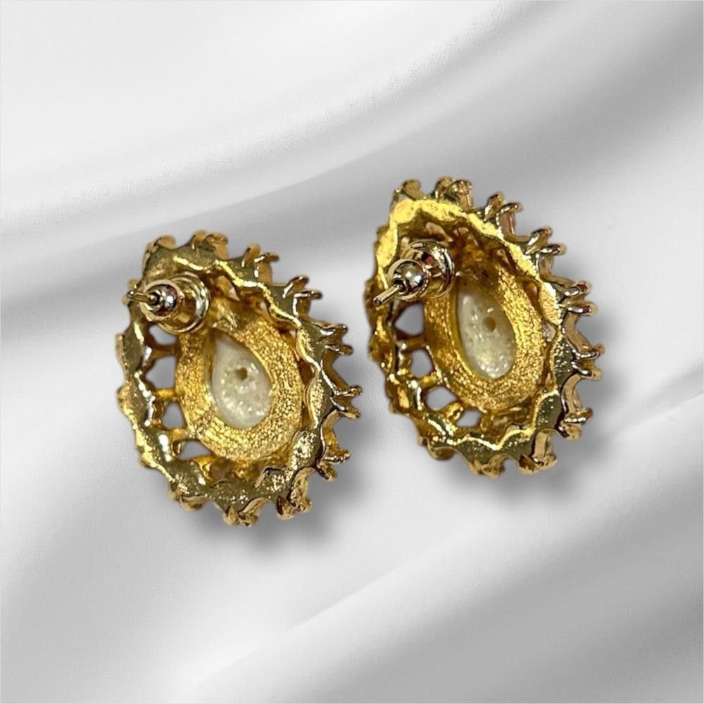 Designer Elegant Gold and Pearl Earrings Size ONE SIZE - 2 Thumbnail