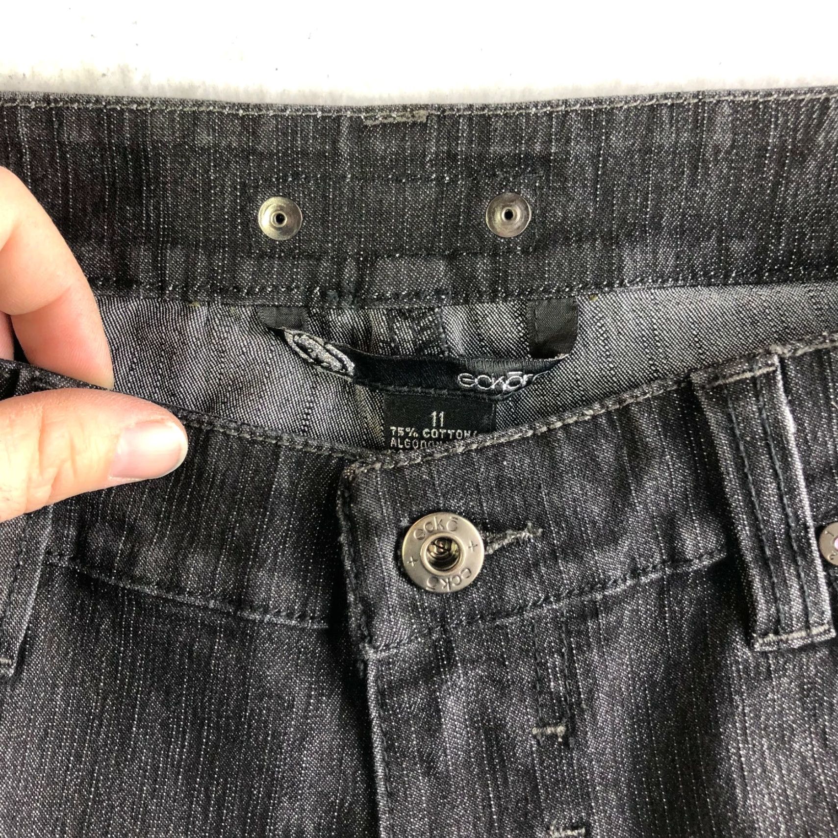 Denime Ecko Red Jeans Womens Size 11 Black Denim Straight Leg Mid Rise Regular Inseam 29.5in — Cotton Denim Jeans, Zip, Logo, Dark Wash, Pre-owned Size 32" / US 10 / IT 46 - 7 Thumbnail