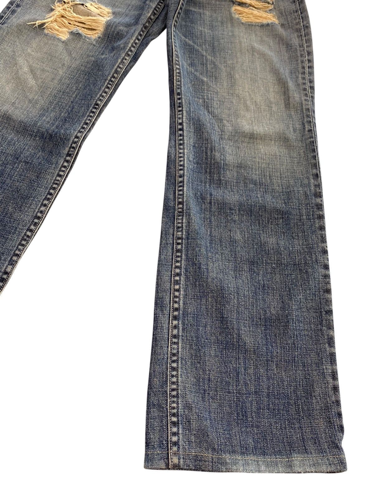 Levi's Levi’s Distressed Faded Wash Style Loose Jeans Size US 28 / EU 44 - 8 Thumbnail