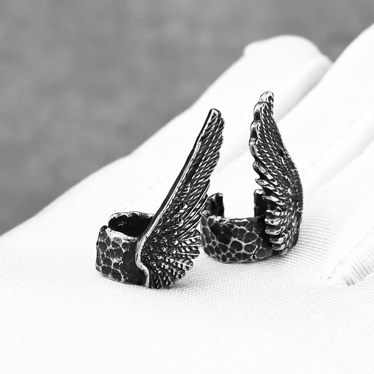 Vintage Angel Wings Clip On Earrings Size ONE SIZE - 6 Thumbnail