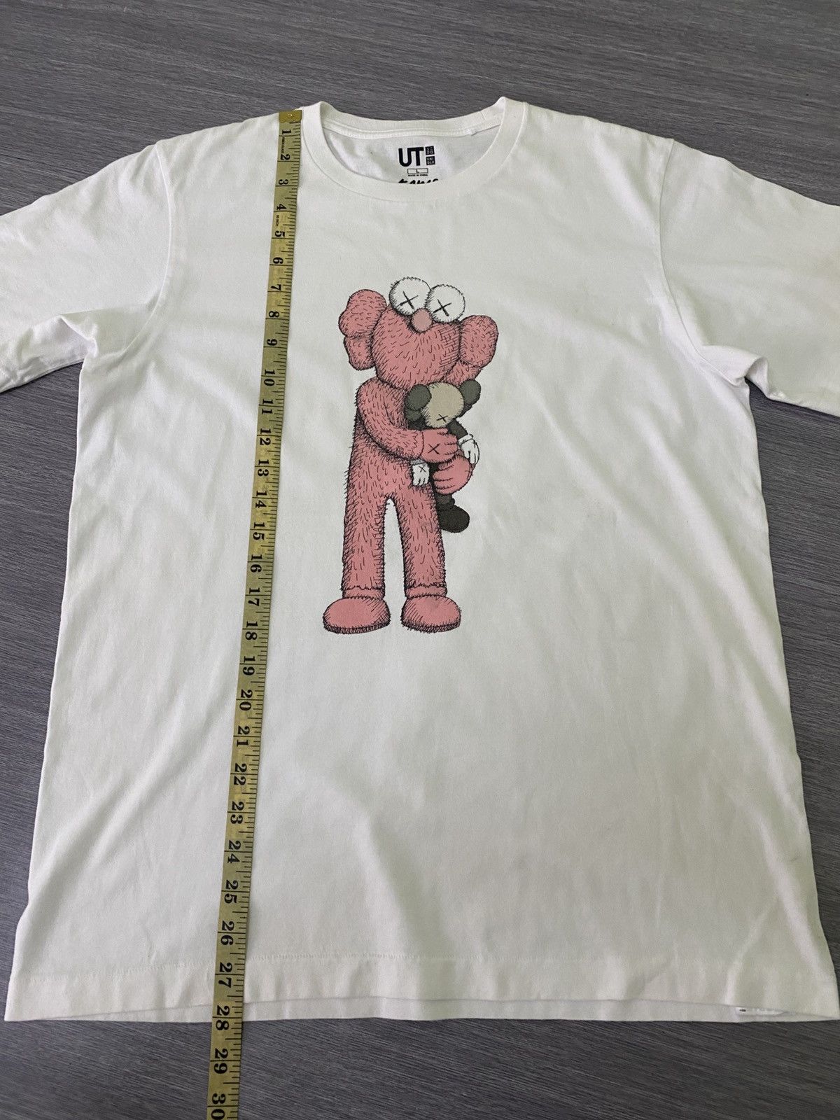 Kaws × Uniqlo Uniqlo X Kaws Shirt Size US L / EU 52-54 / 3 - 11 Thumbnail