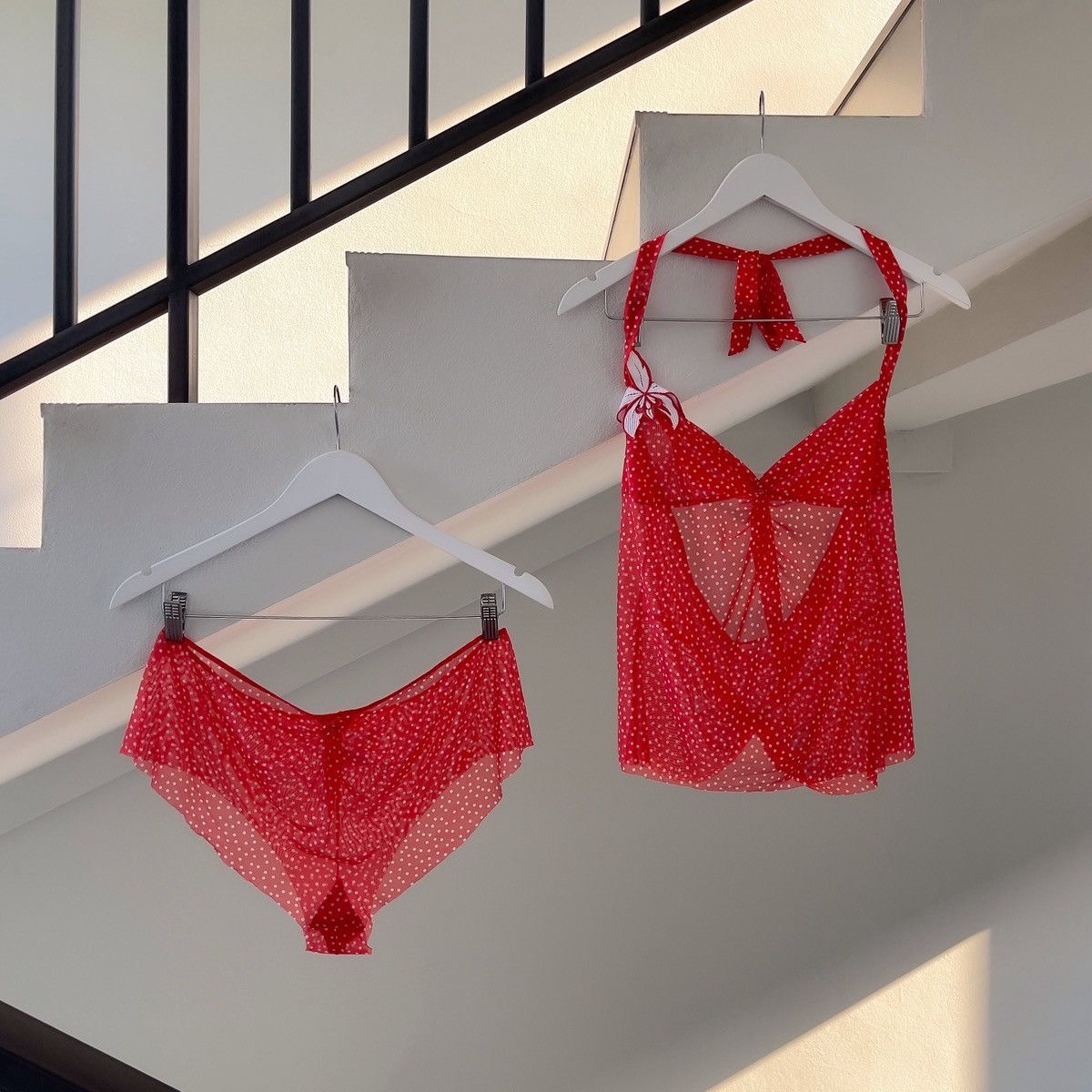 Victoria's Secret Victoria’s Secret Red Polka Dot Sheer Babydoll Set (L) Size L / US 10 / IT 46 - 7 Thumbnail