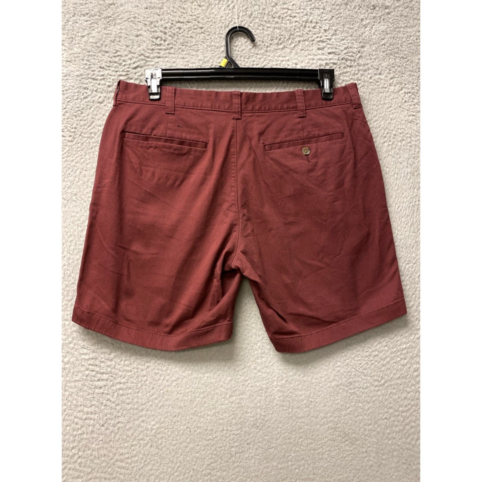 J.Crew J.CREW Shorts Men 34 Maroon Flat Front 8in Inseam Belted Chino Classic Mens Size US 34 / EU 50 - 6 Thumbnail