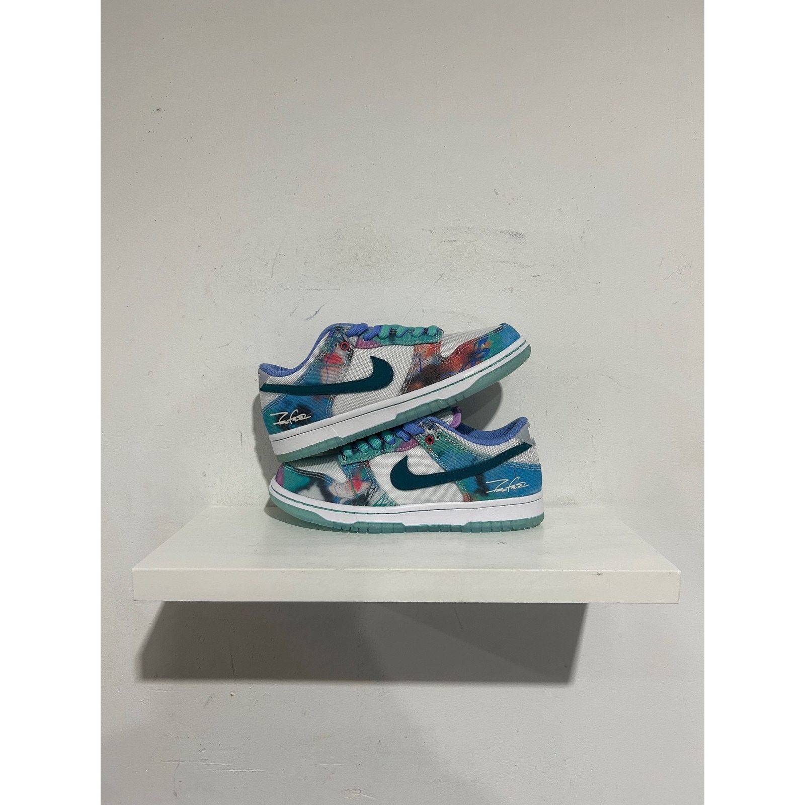Nike NIKE SB DUNK LOW FUTURA LABORATORIES BLEACHED AQUA SZ 5 NEW Size US 5 / EU 37 - 1 Thumbnail