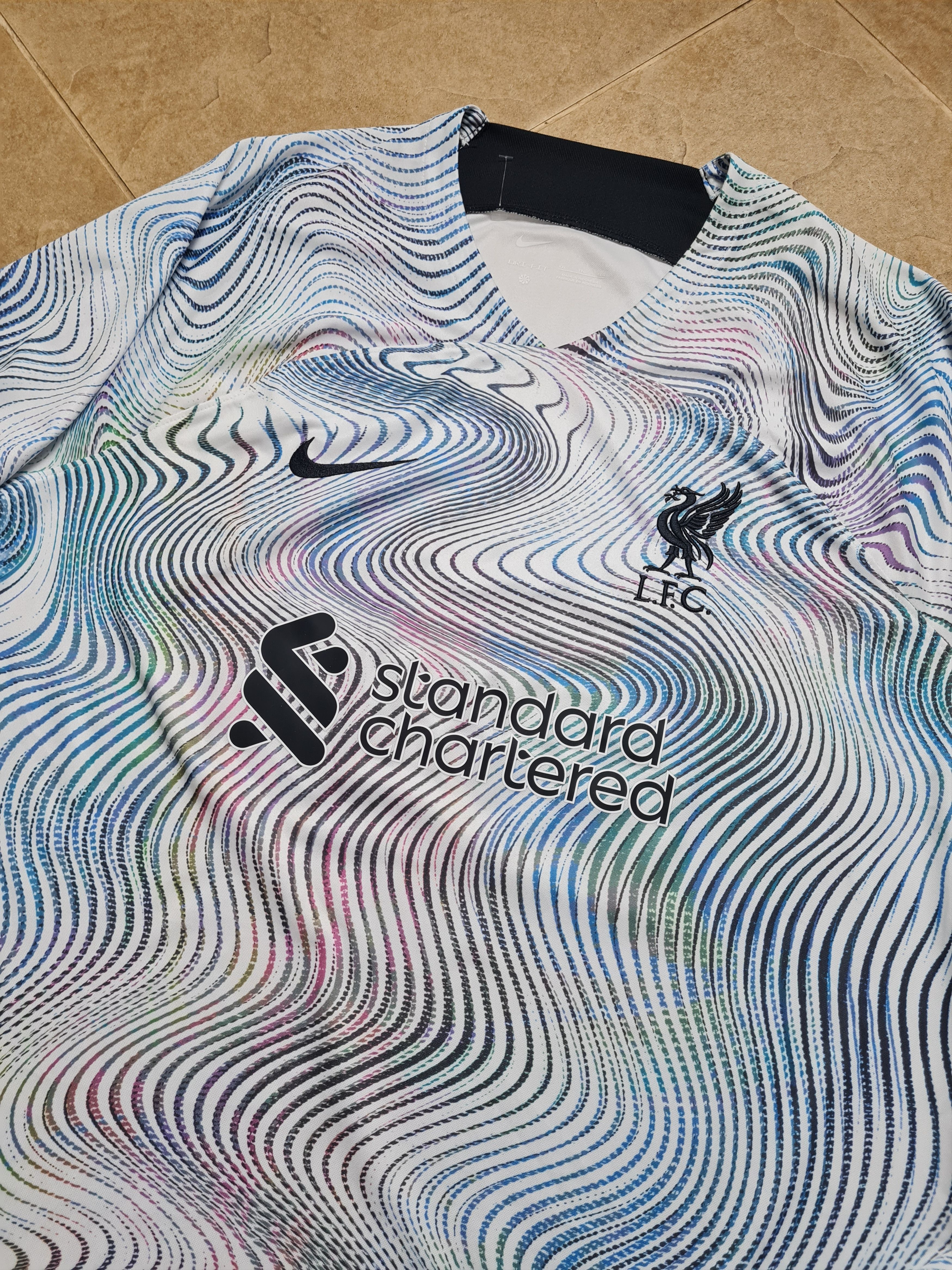 Nike Jersey Liverpool FC 2022-23 Soccer Shirt Nike DN2715-101 Size US XL / EU 56 / 4 - 7 Thumbnail