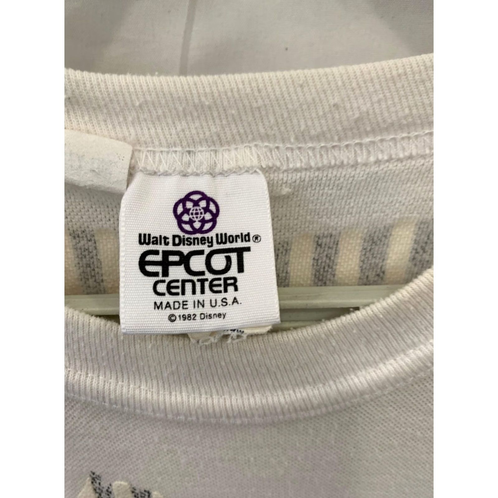 Disney VINTAGE EPCOT Center World Showcase T Shirt L XL Mickey Flags USA 1980s Size US XL / EU 56 / 4 - 3 Thumbnail