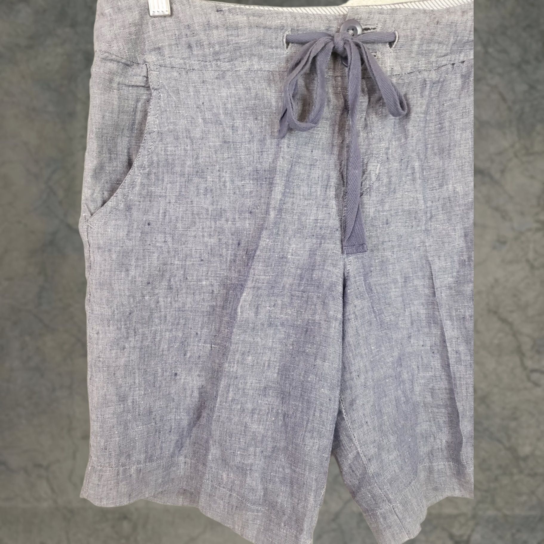 Jones New York Jones New York 100% Linen Coastal Chambray Shorts Womens Sz 4 Blue Drawstring 9" Bermuda Relaxed 4-pocket Size 27" / US 4 / IT 40 - 1 Thumbnail