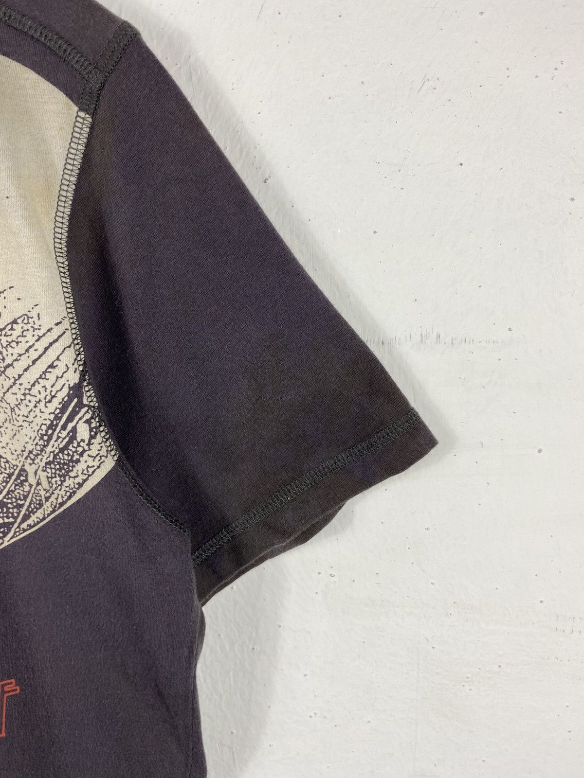 Uniqlo Distressed Uniqlo X Led Zeppelin Big Print T-Shirt Size US M / EU 48-50 / 2 - 3 Thumbnail