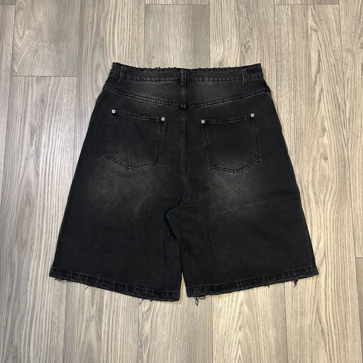 Vale Vale Forever Dream Jorts (Black) Size US 30 / EU 46 - 2 Thumbnail