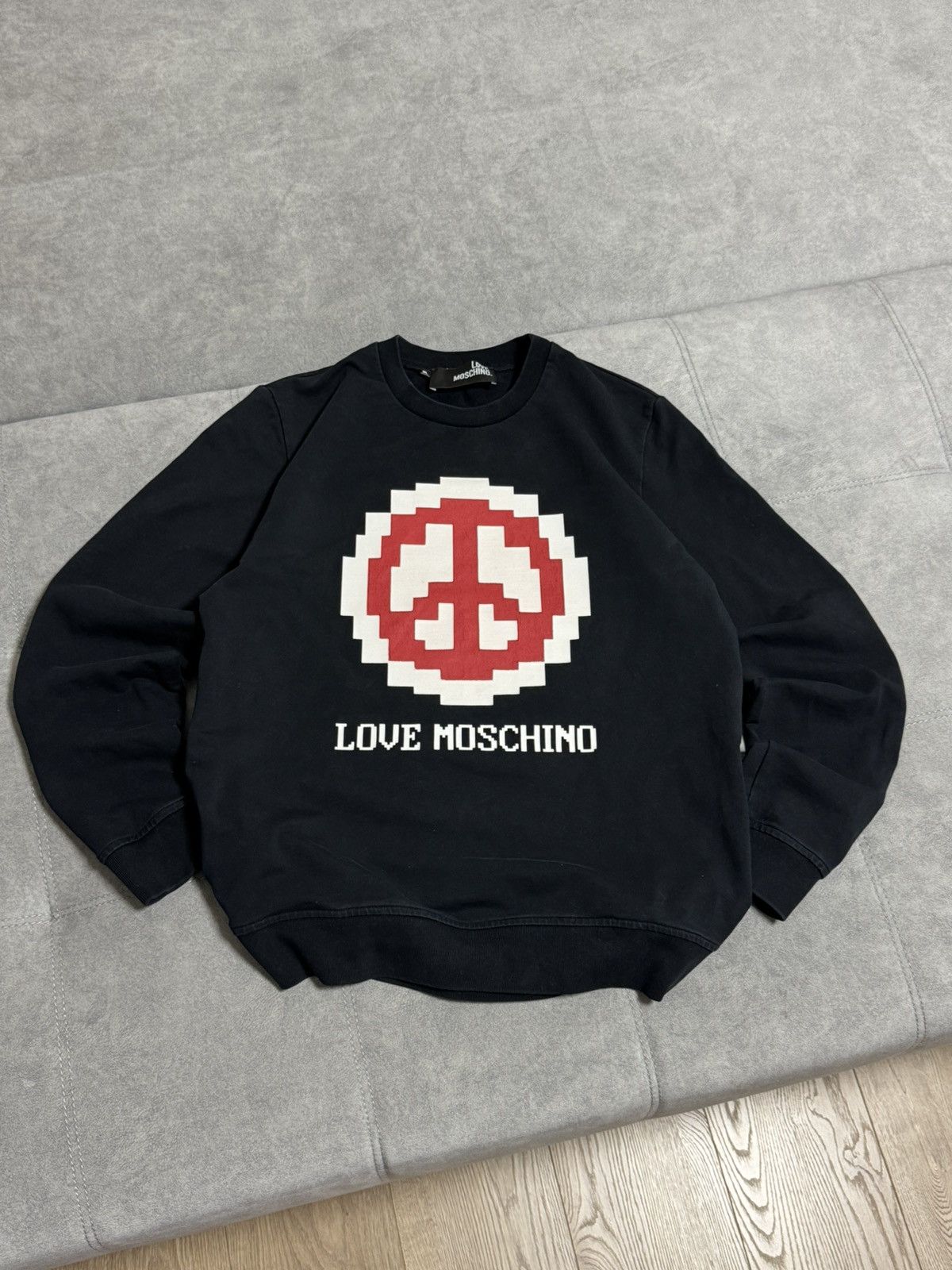 Designer × Moschino Love Moschino Peace sweatshirt men size L XL retro style Size US XL / EU 56 / 4 - 1 Thumbnail