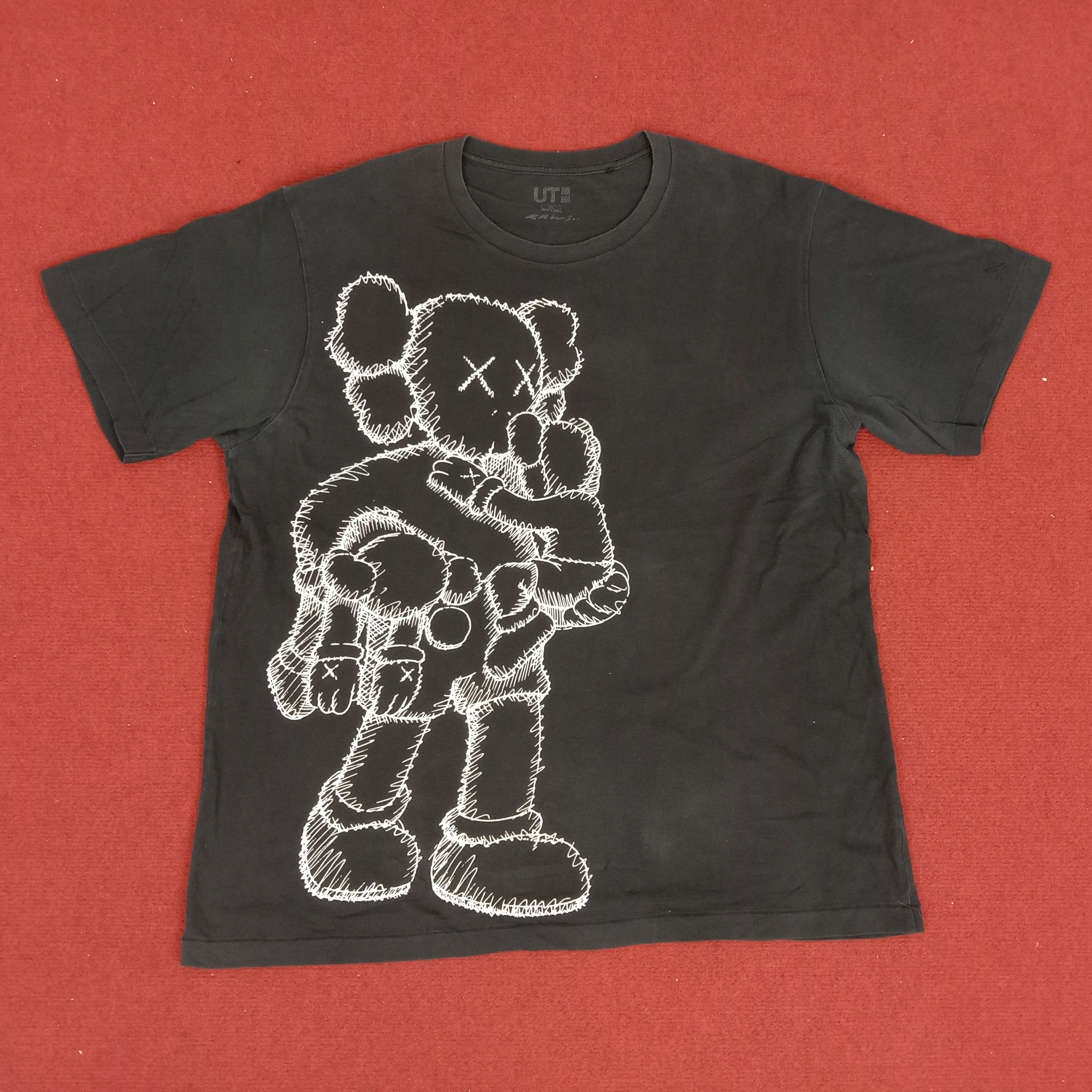 Kaws × Uniqlo Kaws x Japanese Brand Streetwear Big Print Design Tshirt Size US XL / EU 56 / 4 - 1 Thumbnail