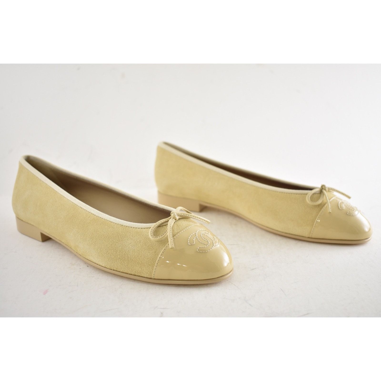 Chanel Chanel Beige Suede Patent Leather Ballet Flat 39.5 Size US 8.5 / IT 38.5 - 5 Thumbnail