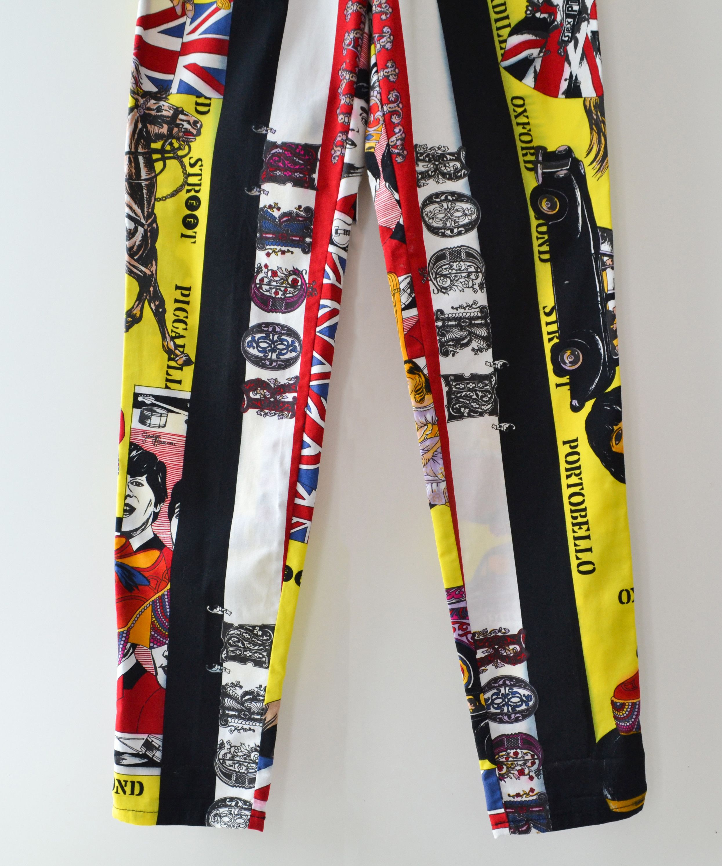 Versace Jeans Couture VERSACE Pants Printed Trousers Rock Beatles 90s Vintage Size 28" / US 6 / IT 42 - 4 Thumbnail