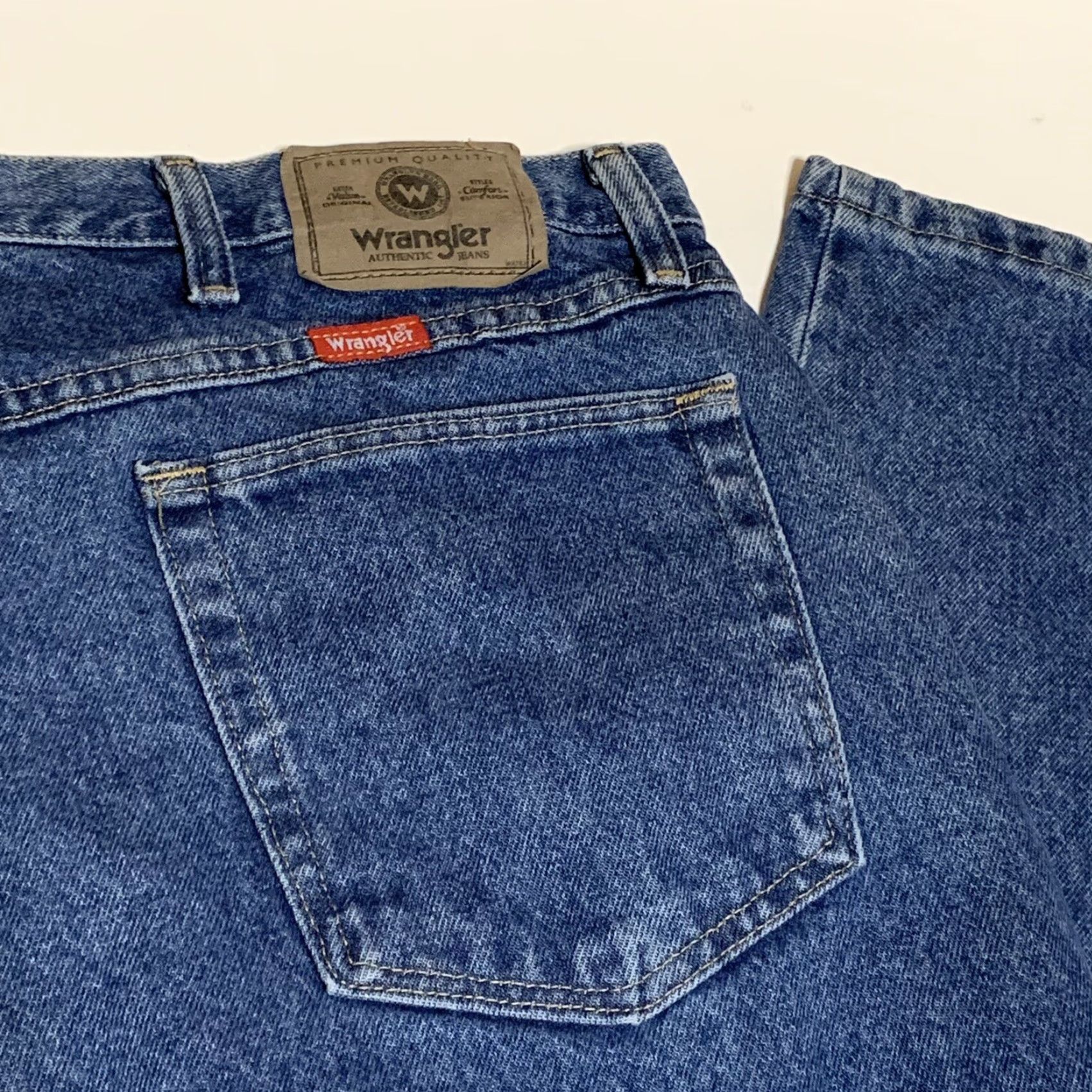 Wrangler Wrangler Jeans Regular Blue Denim 42x30 Men’s Cotton Denim Pockets Medium Wash Size US 42 / EU 58 - 8 Thumbnail