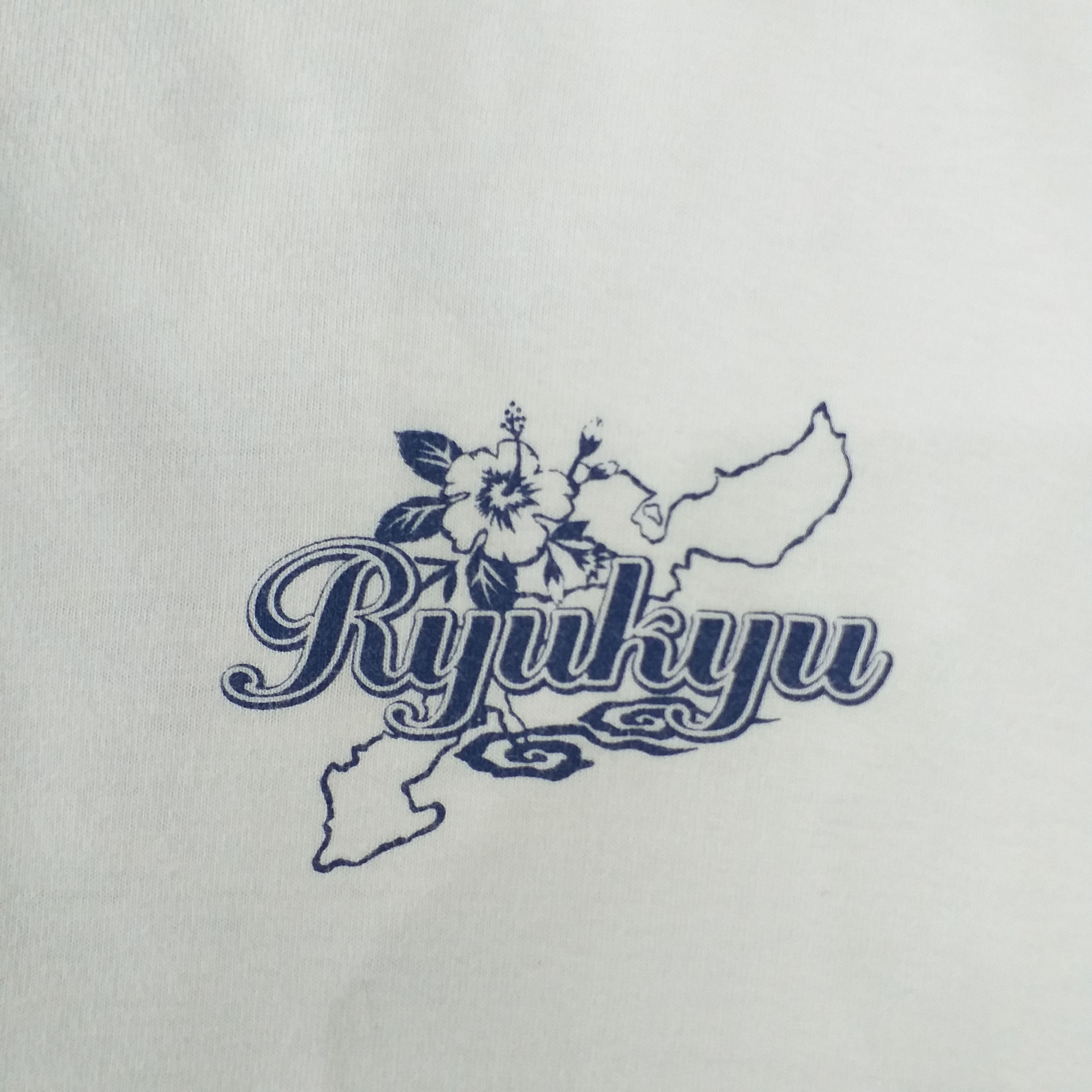 Japanese Brand Vintage Ryukyu Sukajan Embroided Large TShirt -E129 Size US L / EU 52-54 / 3 - 3 Thumbnail