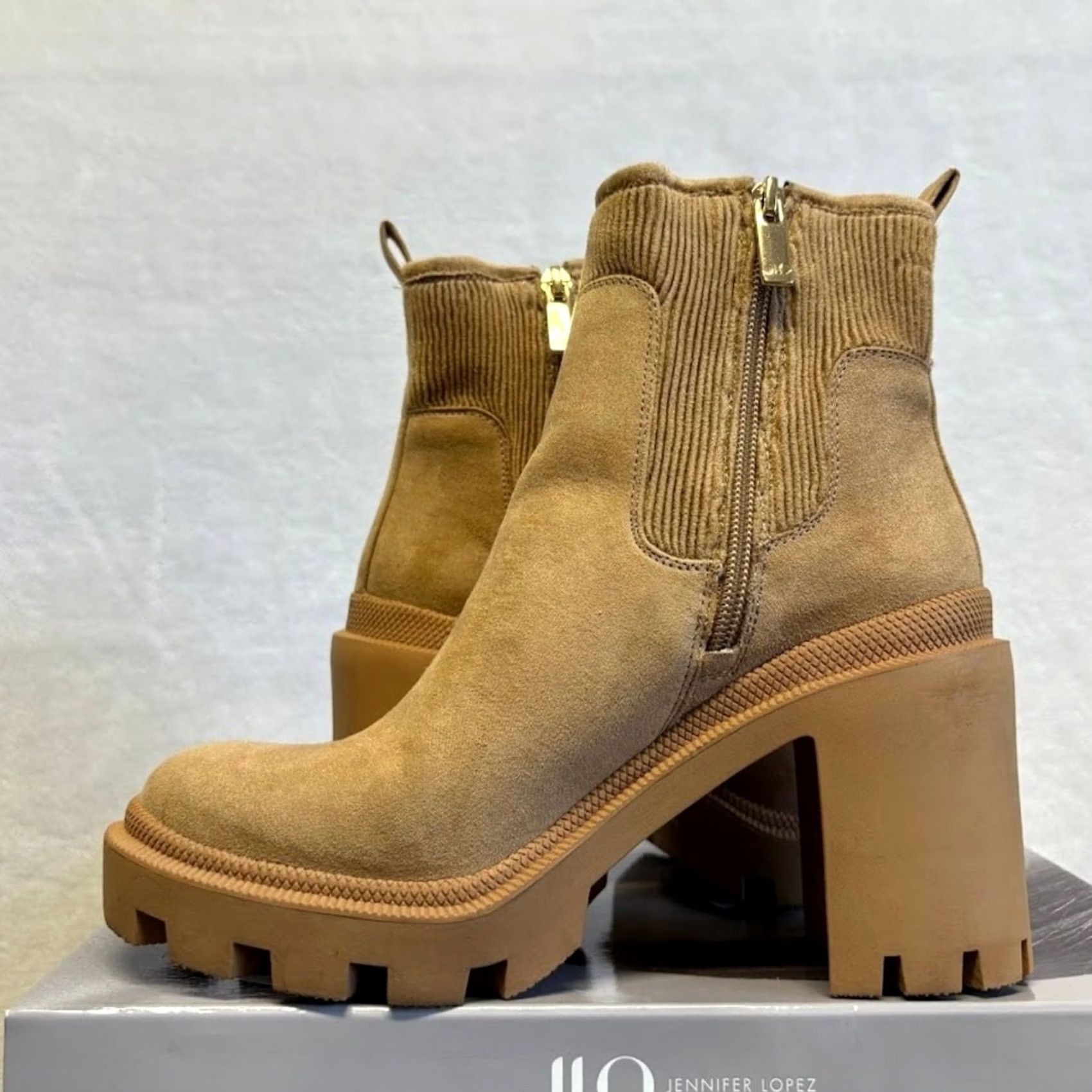 Vintage J.Lo Chelsea Boots Tan Suede Lug Sole Block Heel Y2K Ankle Booties Size 6.5 Size US 7 / IT 37 - 6 Thumbnail