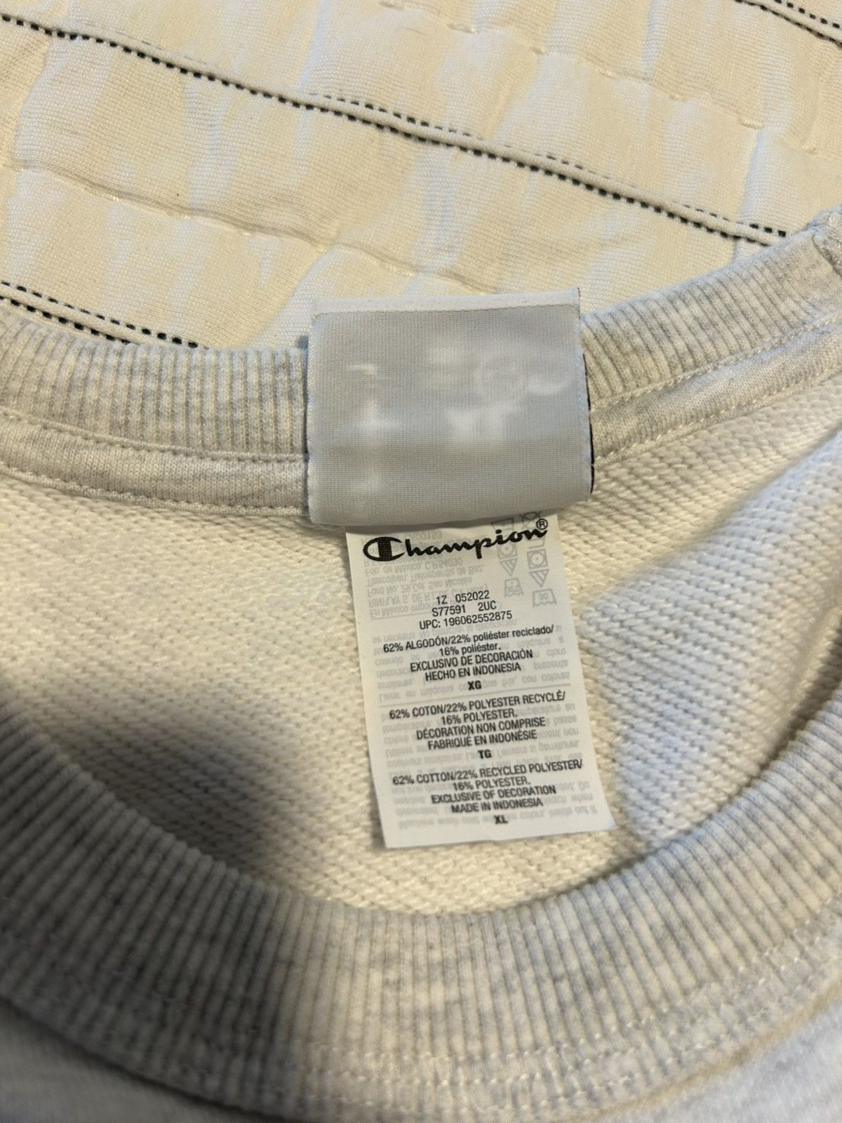 Champion Angelo Baque x Larissa De Jesus Negron Senior Thesis Crew Size US XL / EU 56 / 4 - 6 Thumbnail