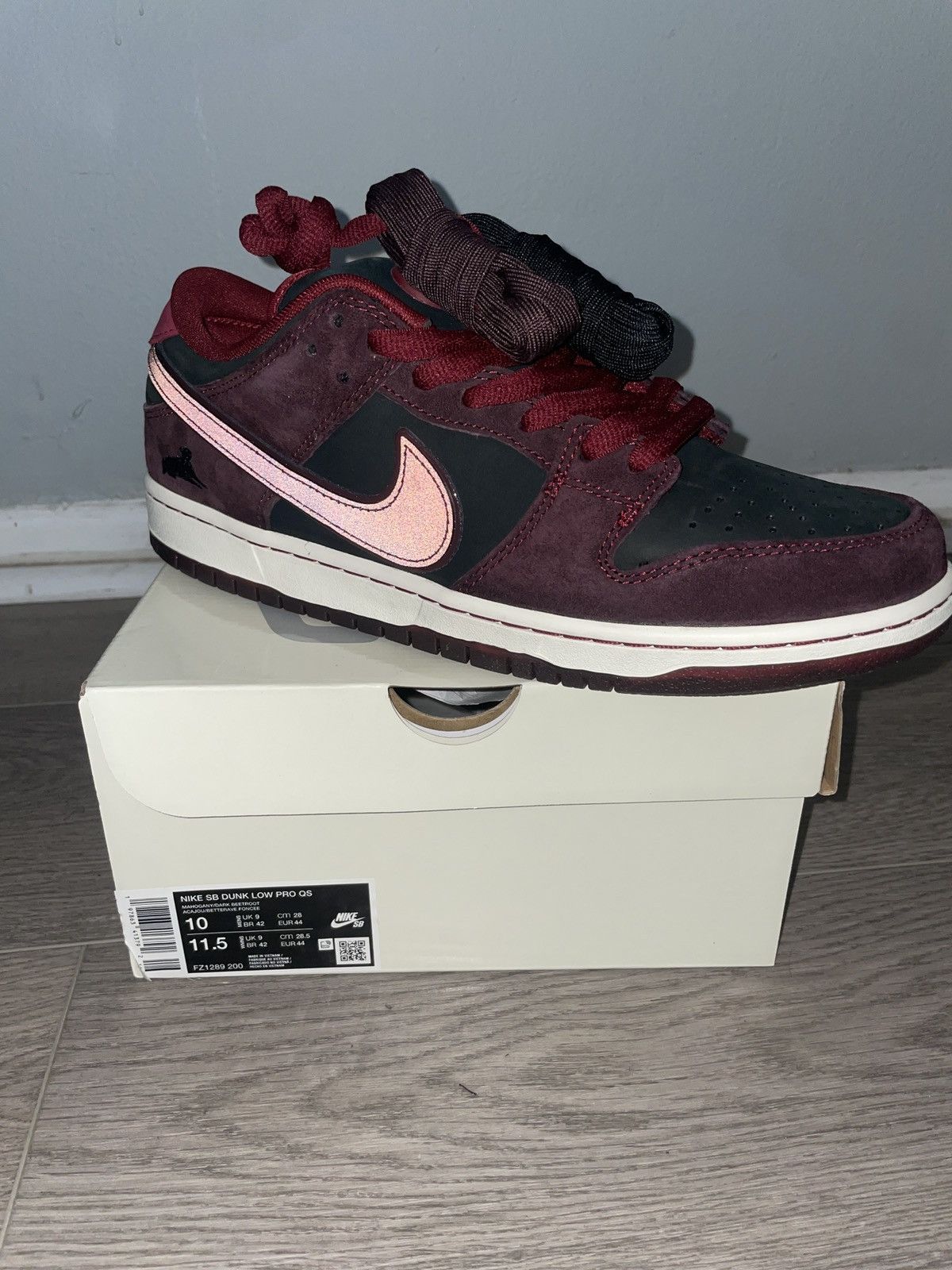 Nike SB Nike SB x Riot Skateshop Size US 10 / EU 43 - 1 Thumbnail