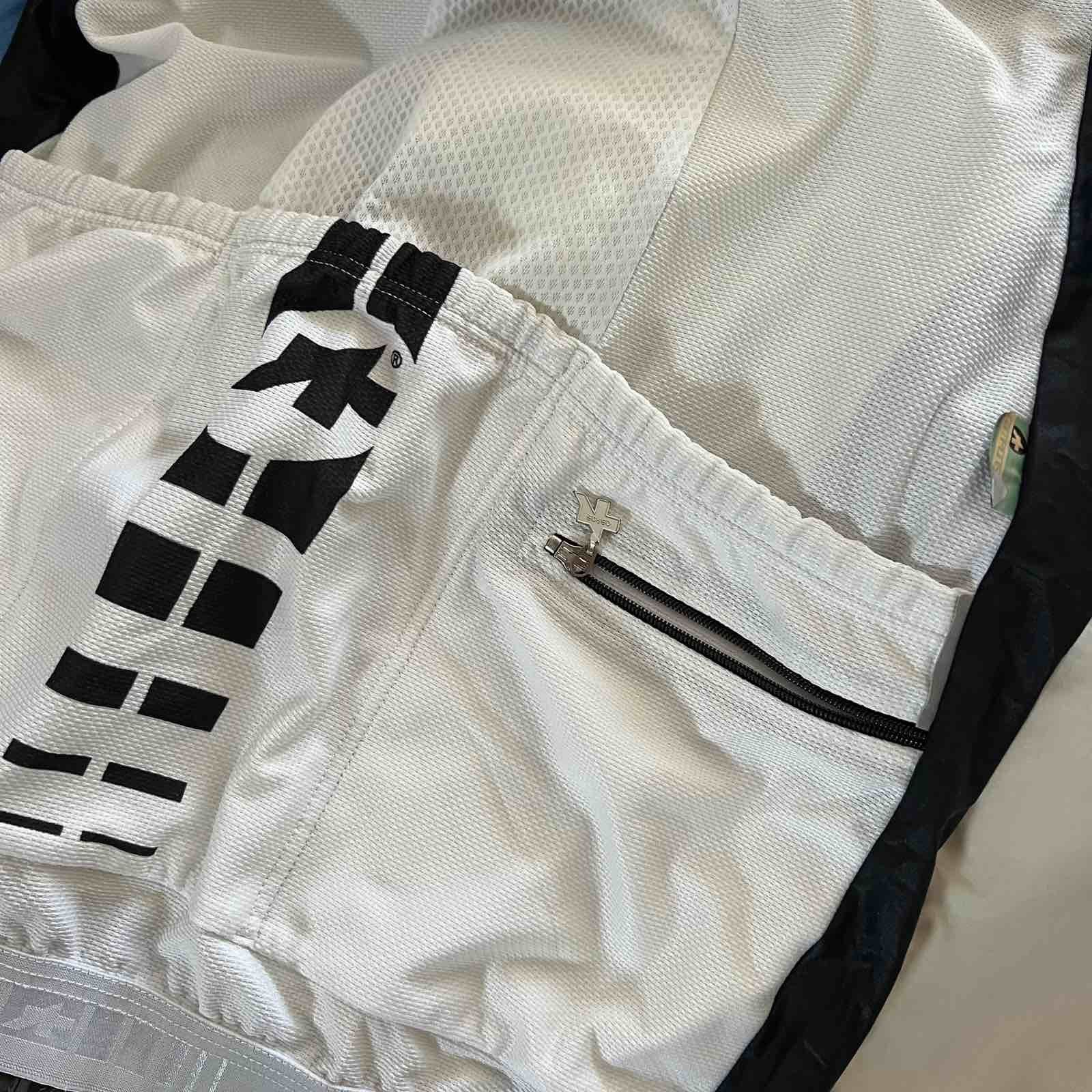 Other Assos Swiss Cycling Zip Jersey Sz L Size US L / EU 52-54 / 3 - 7 Thumbnail