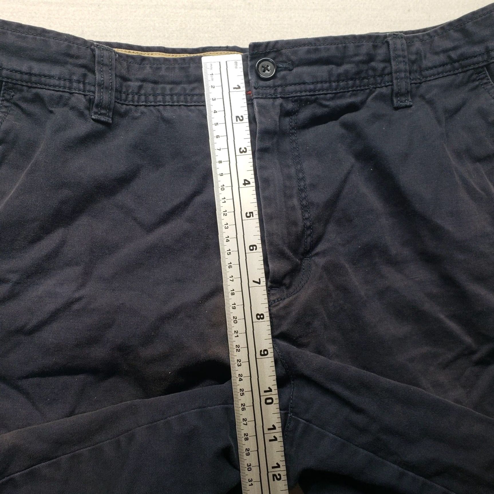Izod IZOD Chino Shorts Solid Blue Saltwater Stretch Casual Adult Men's 34 Cotton Blend 34 Blue Mens Shorts Size US 34 / EU 50 - 6 Thumbnail